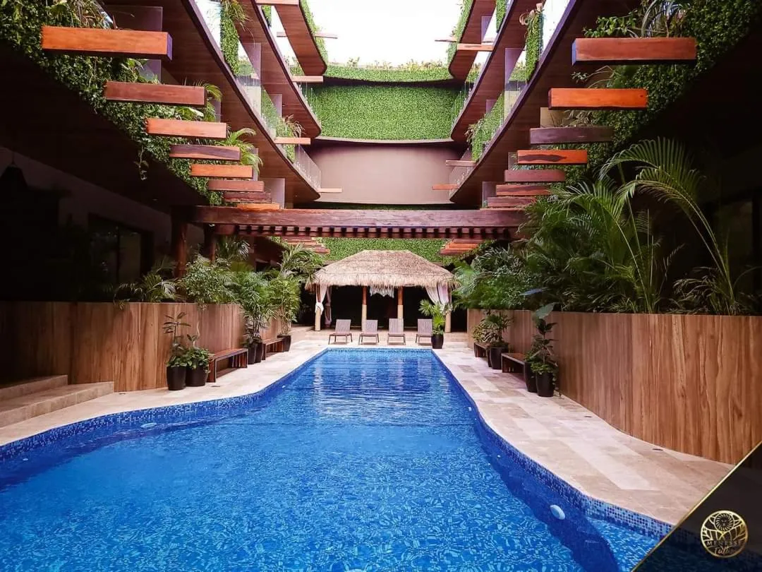 Swimming pool in Menesse Condos by Guest Experience