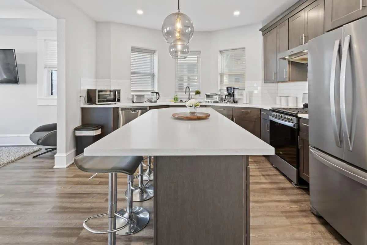 3 Beachfront Apts with 12BR 6BA in AC