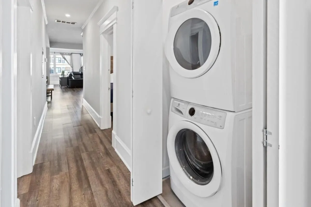 3 Beachfront Apts with 12BR 6BA in AC