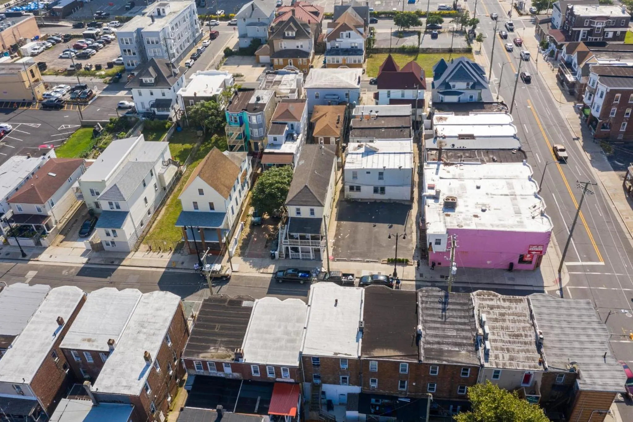 9BR Beach Block House with 13 Beds in Central Atlantic City
