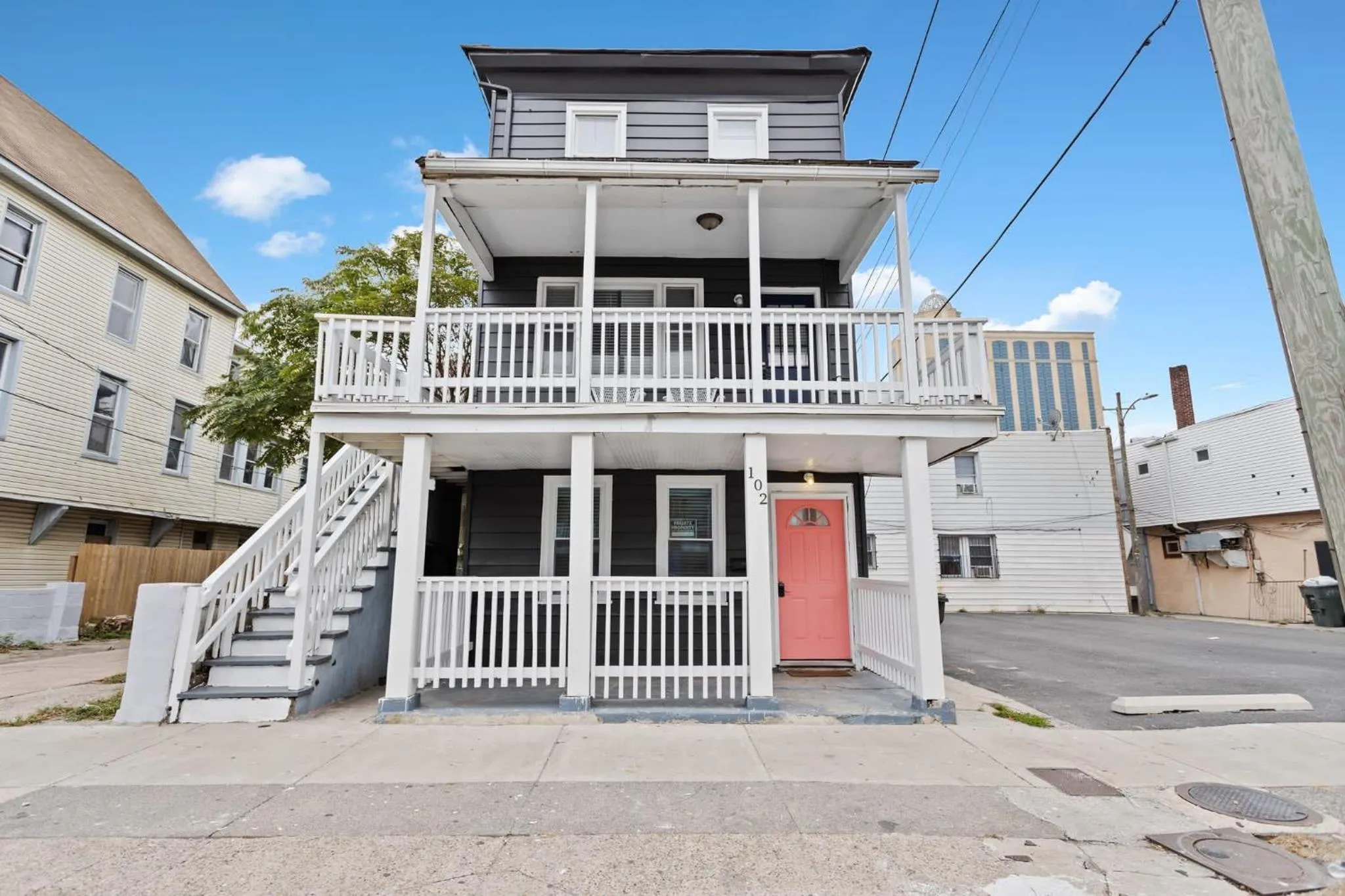 9BR Beach Block House with 13 Beds in Central Atlantic City