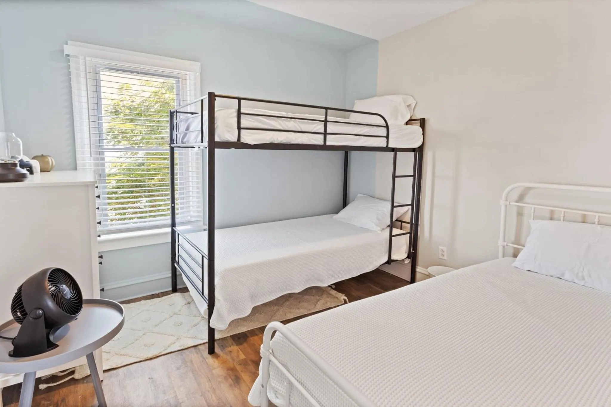 Bed in 9BR Beach Block House with 13 Beds in Central Atlantic City