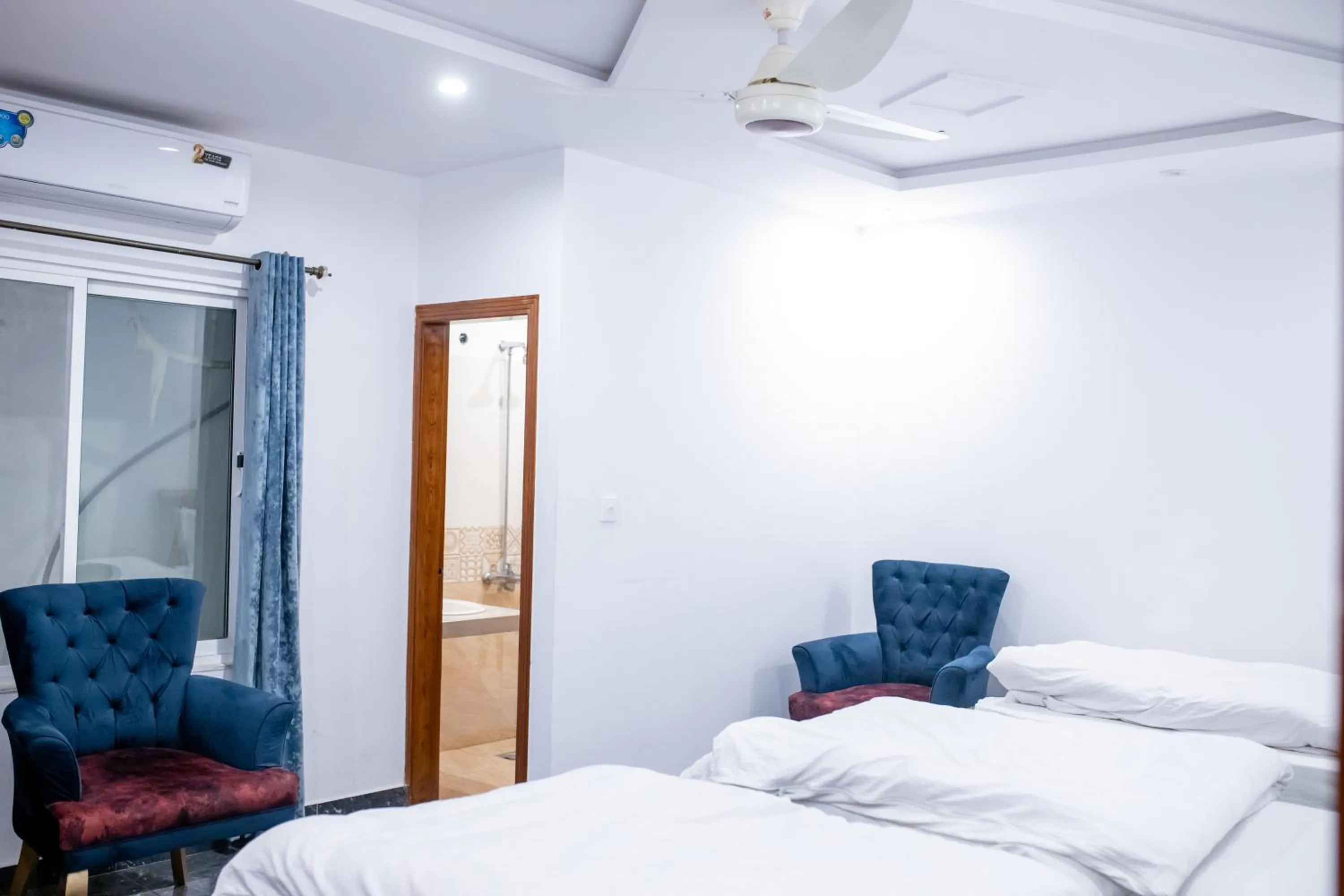 Bed in Regal Residency