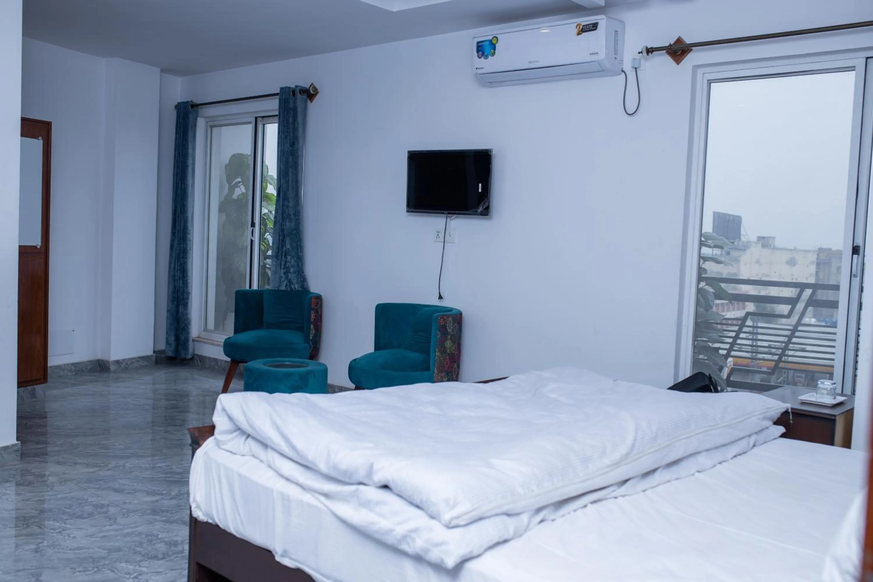 Bed in Regal Residency