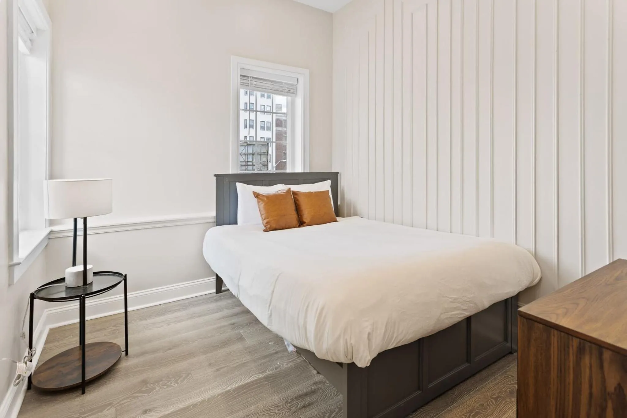 Bed in Loopin Around Atlantic City Luxe 5BR Townhouse in Orange Loop