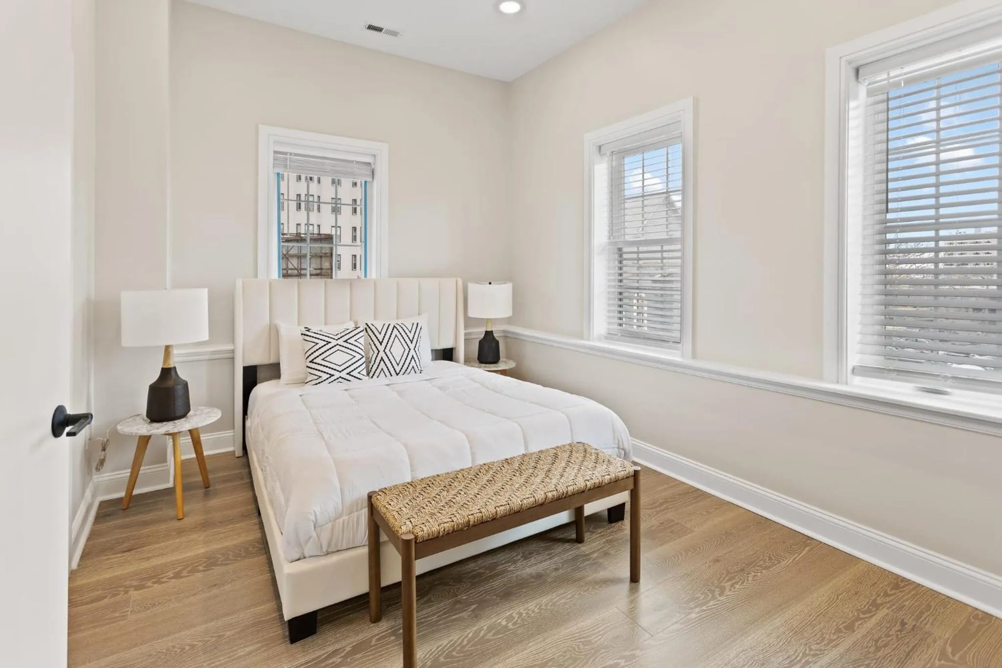 Bed in Loopin Around Atlantic City Luxe 5BR Townhouse in Orange Loop