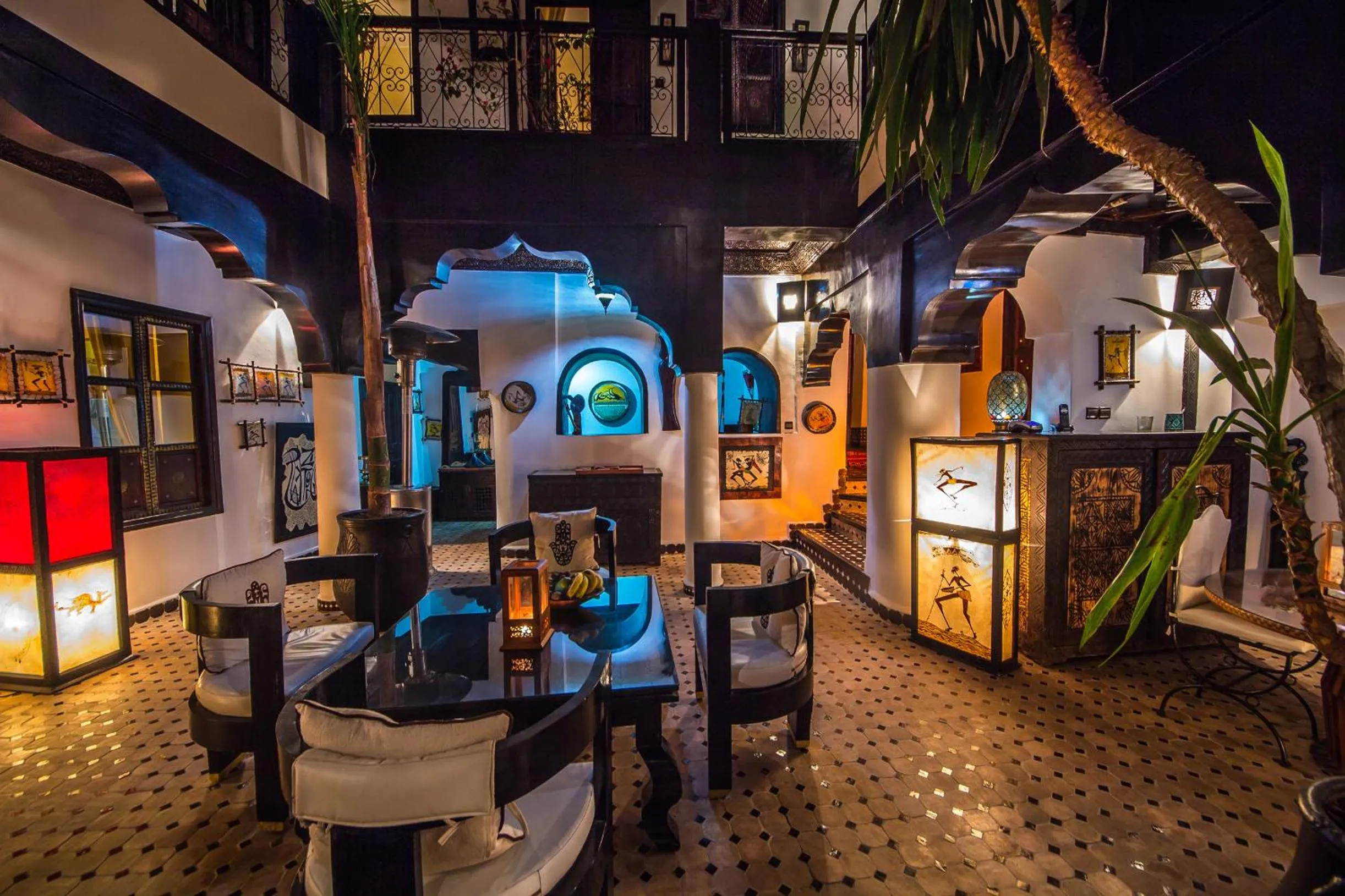 Restaurant/places to eat in Dar Najat