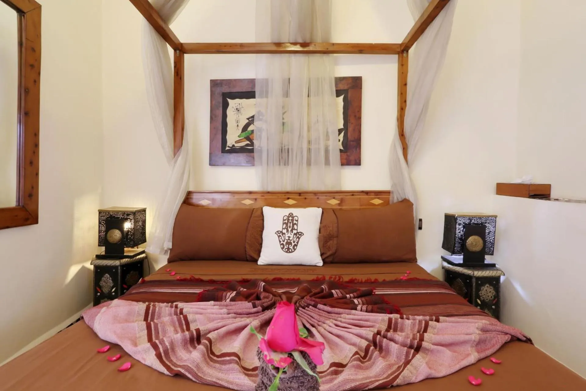 Property building, Bed in Dar Najat