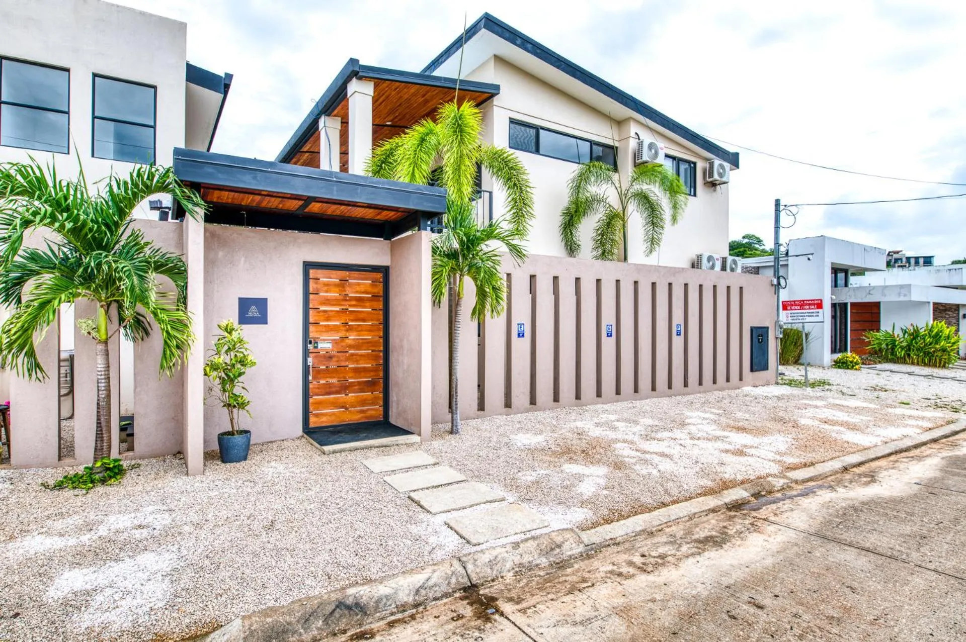 Property building in Muna Tamarindo