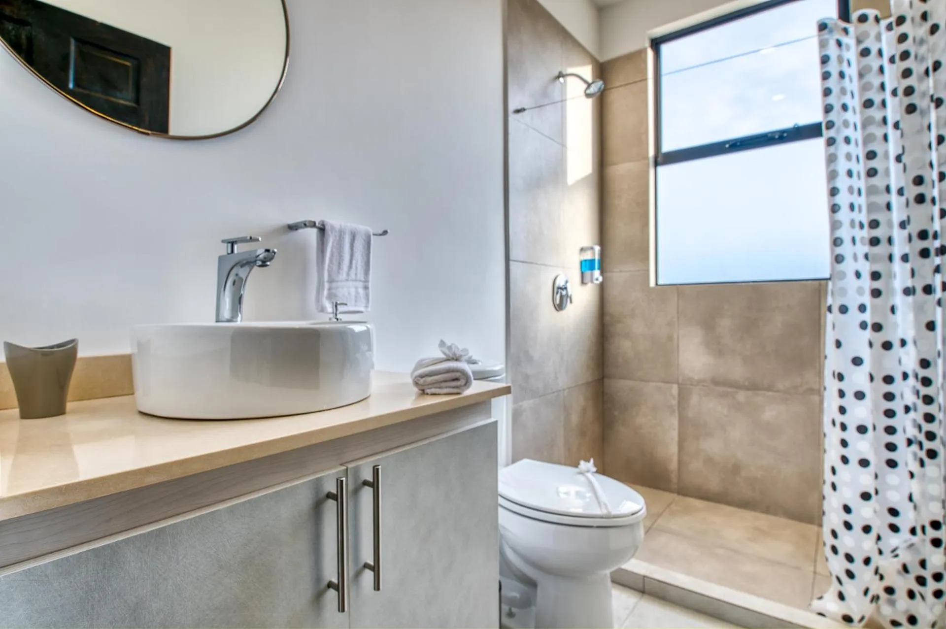 Shower in Muna Tamarindo