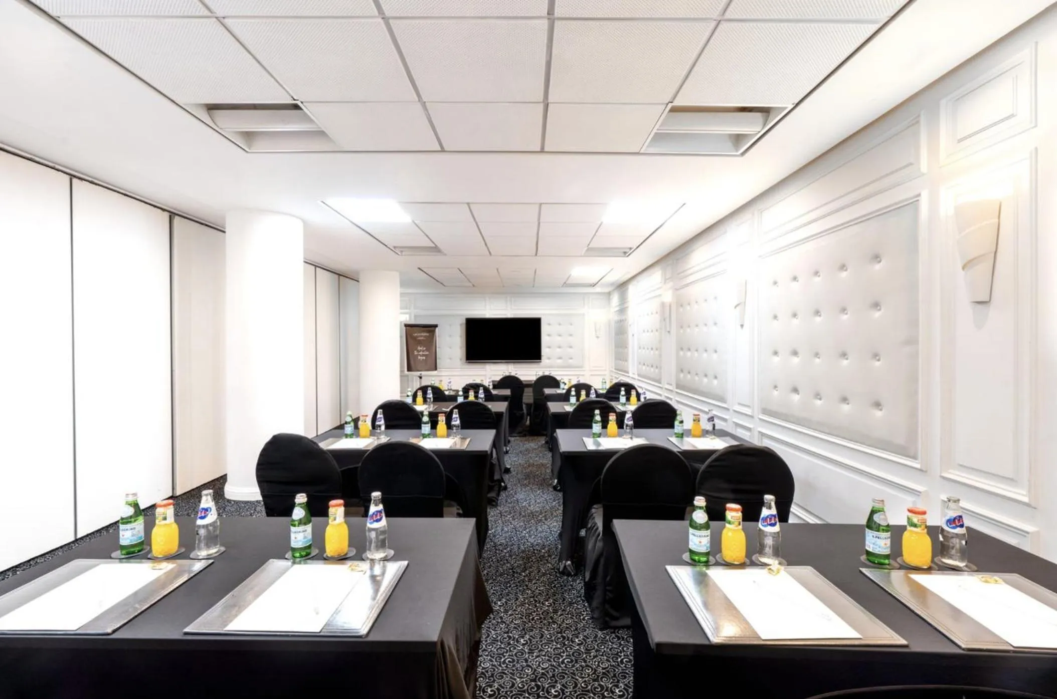 Meeting/conference room in Le Diwan Hotel Rabat - MGallery Collection