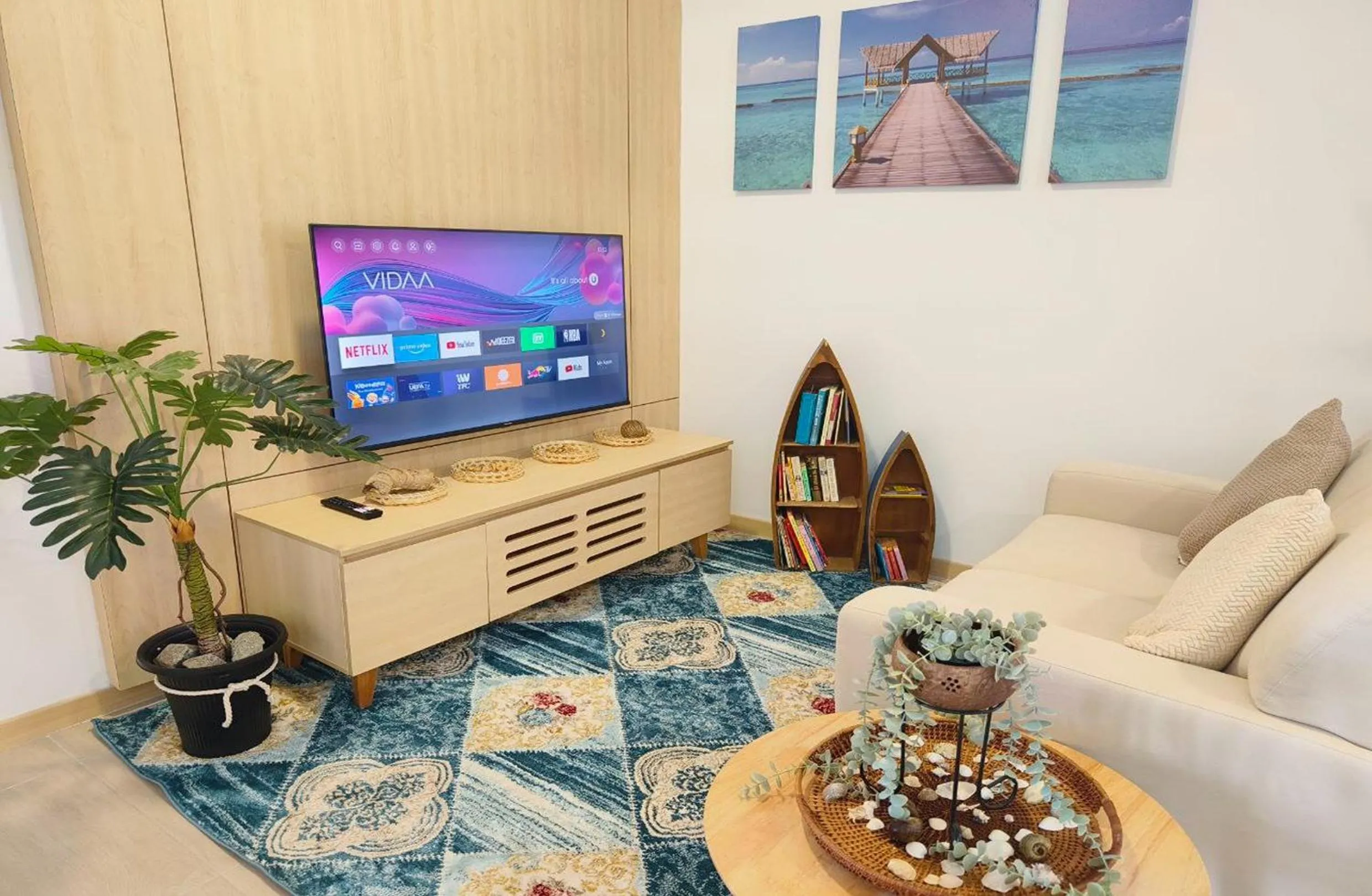 Living room in Mutiara Melaka Beach Paradise by Glex