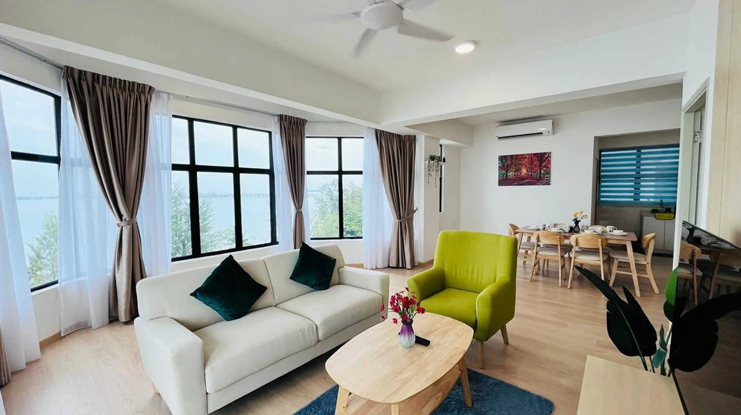Living room in Mutiara Melaka Beach Paradise by Glex