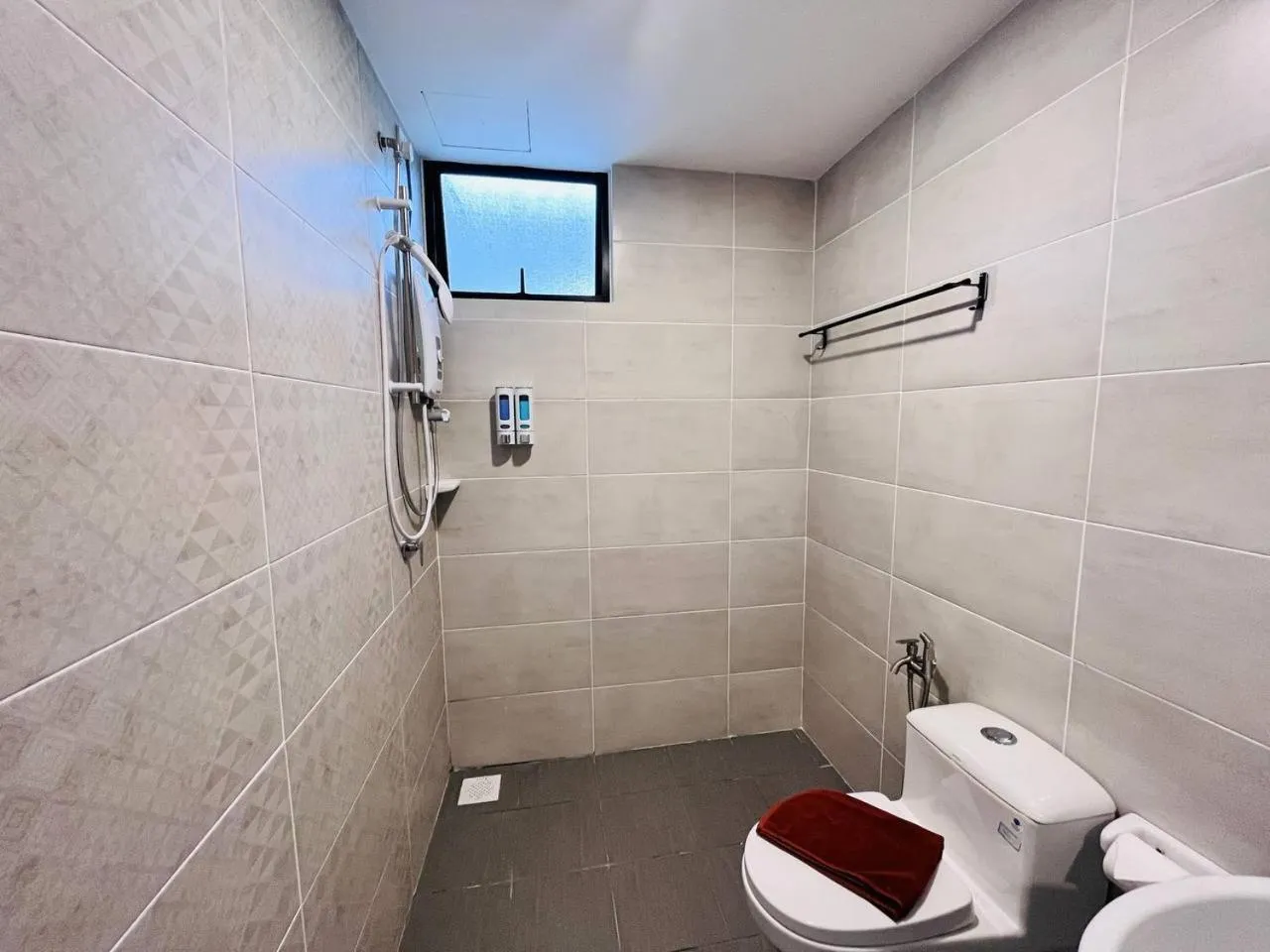Shower in Mutiara Melaka Beach Paradise by Glex