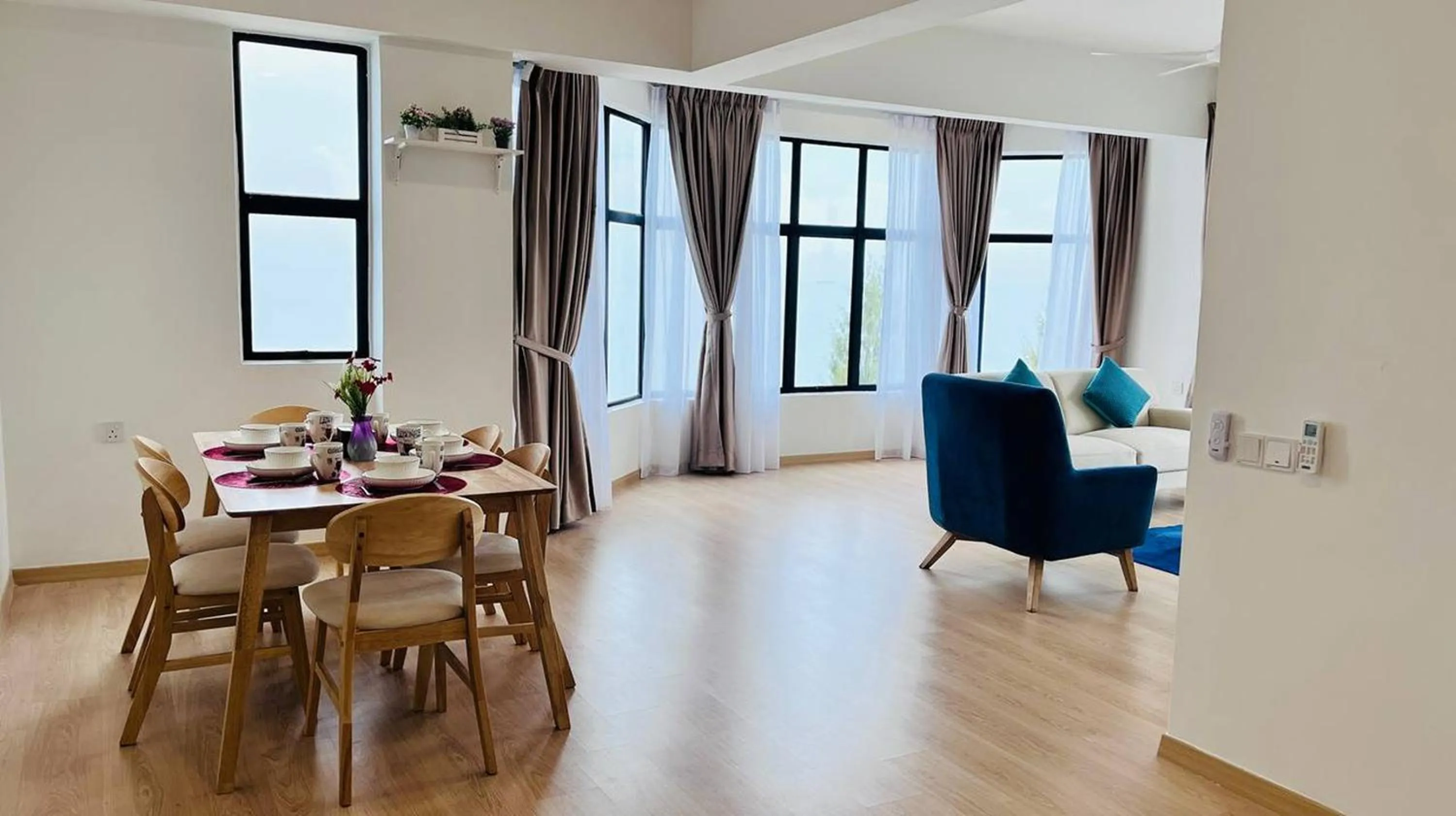 Living room in Mutiara Melaka Beach Paradise by Glex