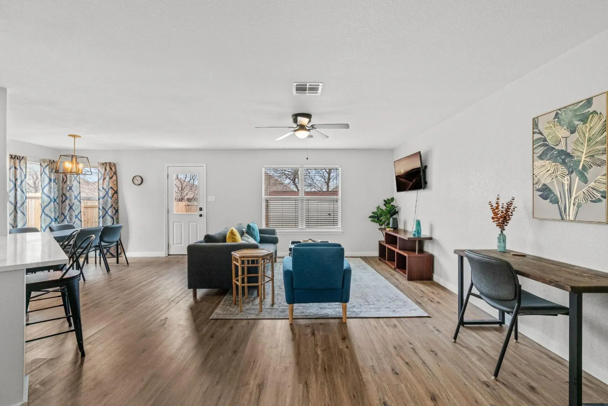 Three-Bedroom House in Modern, family friendly home w garage, huge yard! Three-Bedroom House in Modern, family friendly home w garage, huge yard!