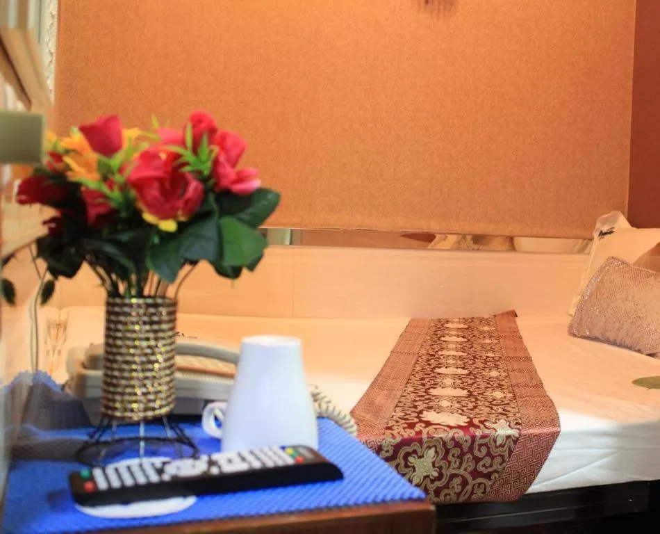 Bed in Toronto Motel HongKong