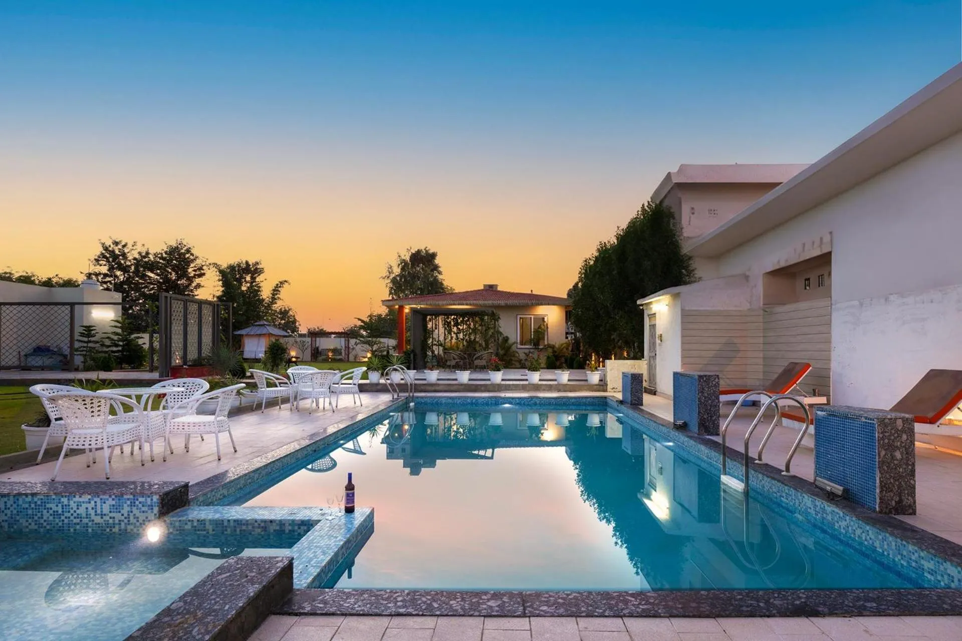 Inaayat Villa by StayVista - Luxe Retreat with Pool & Garden