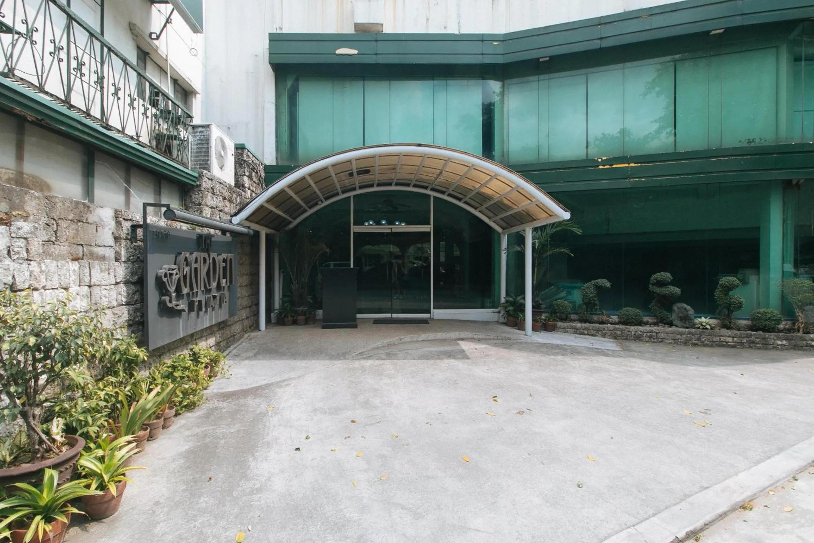 Facade/entrance in Garden Plaza Hotel Manila
