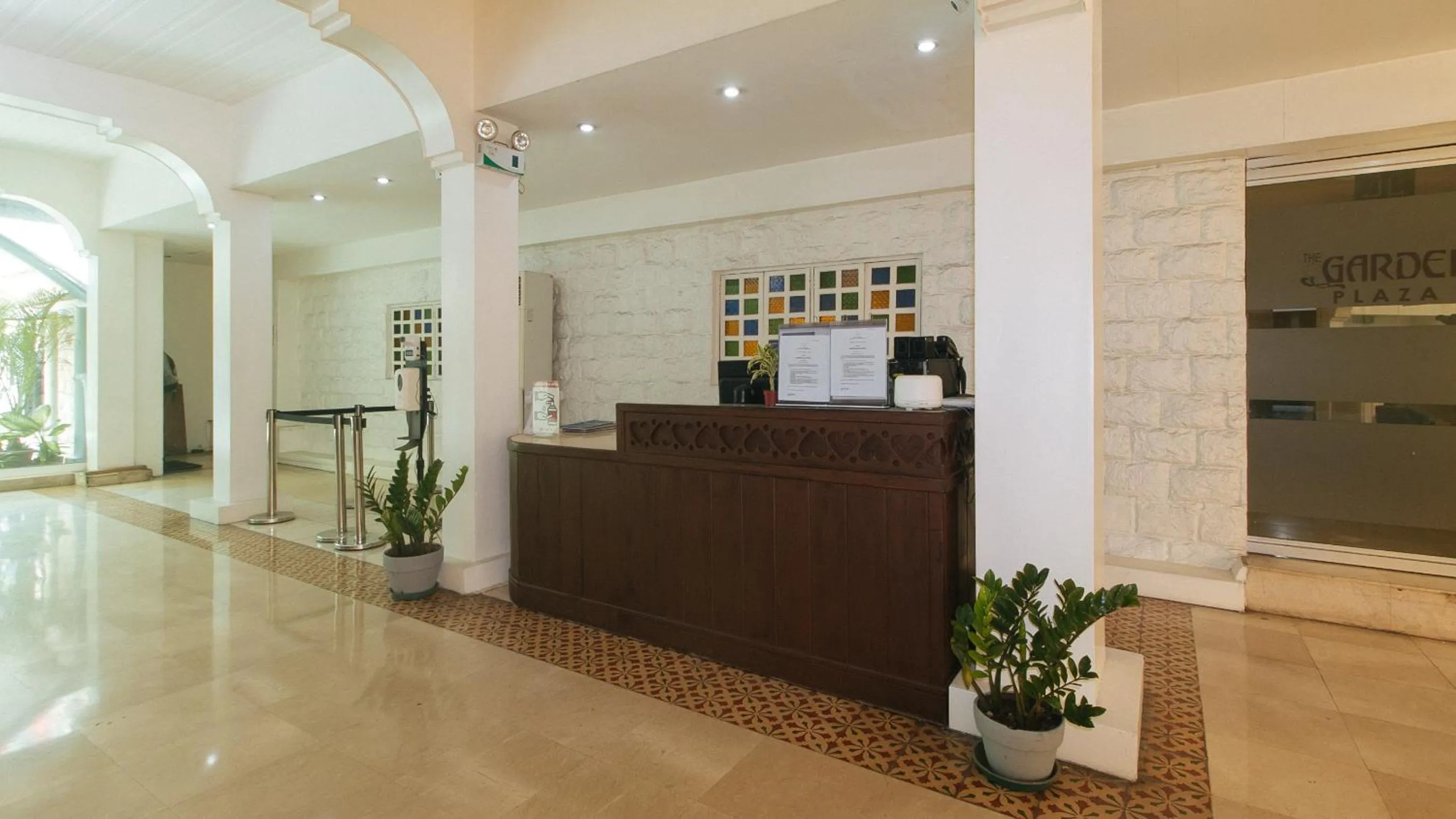 Lobby or reception in Garden Plaza Hotel Manila