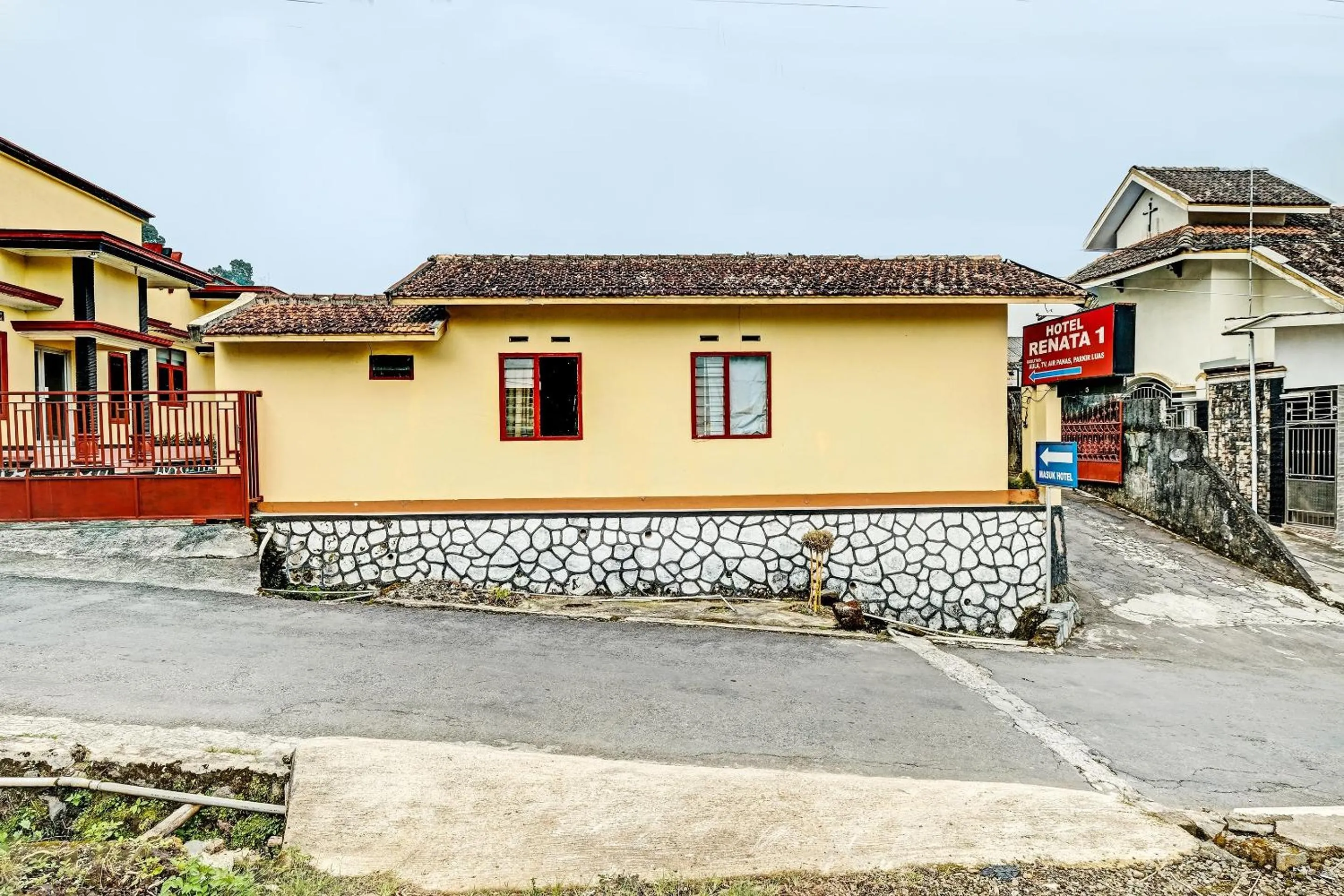 Facade/entrance in OYO 92406 Hotel Renata 1
