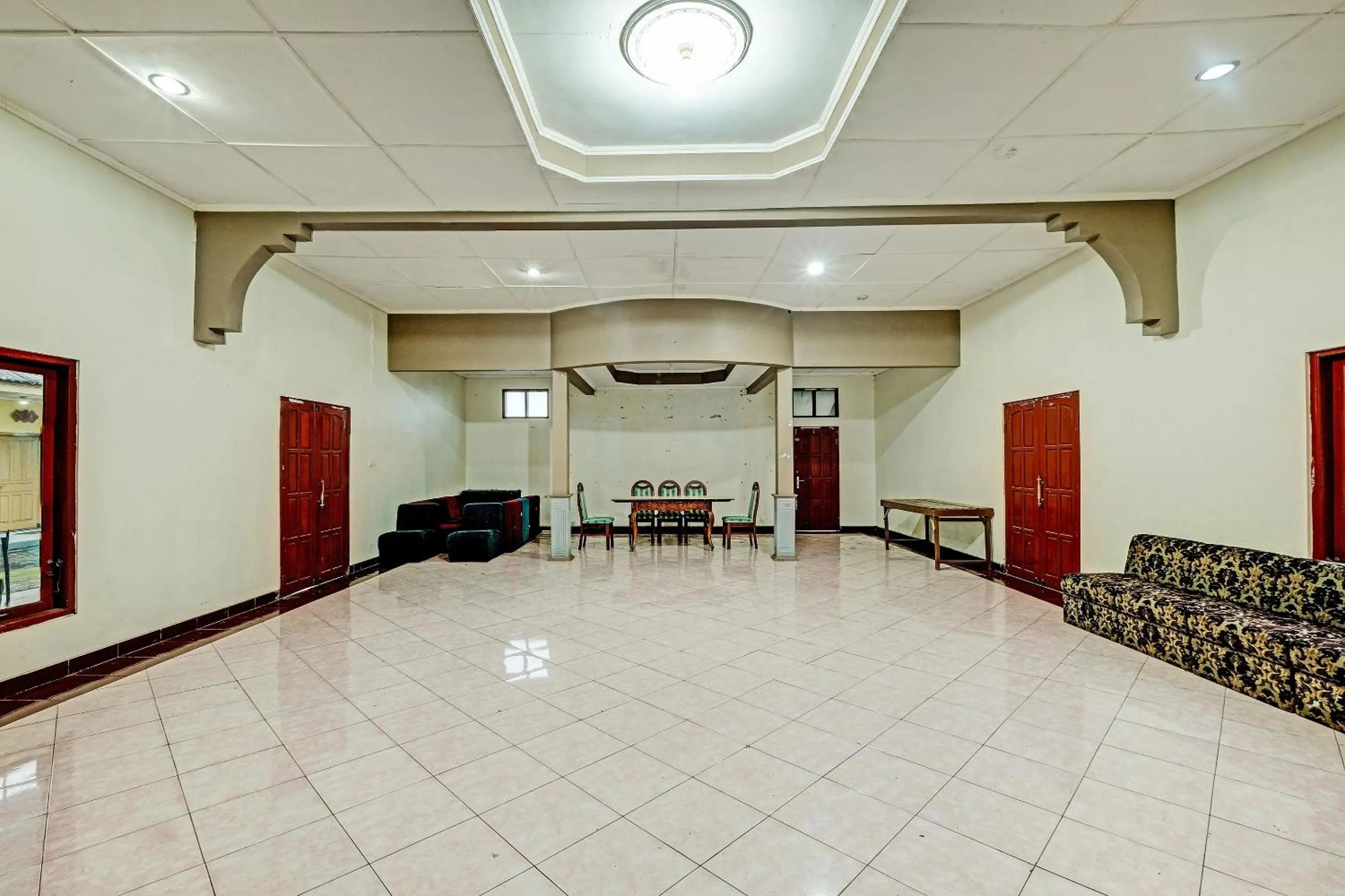 Lobby or reception in OYO 92406 Hotel Renata 1