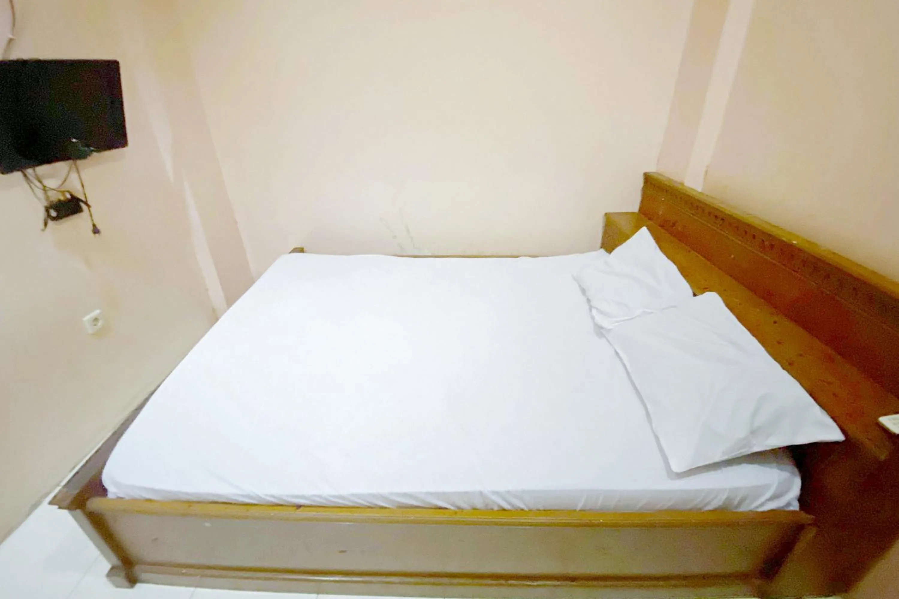 Bed in Tangki Premier Residence RedPartner