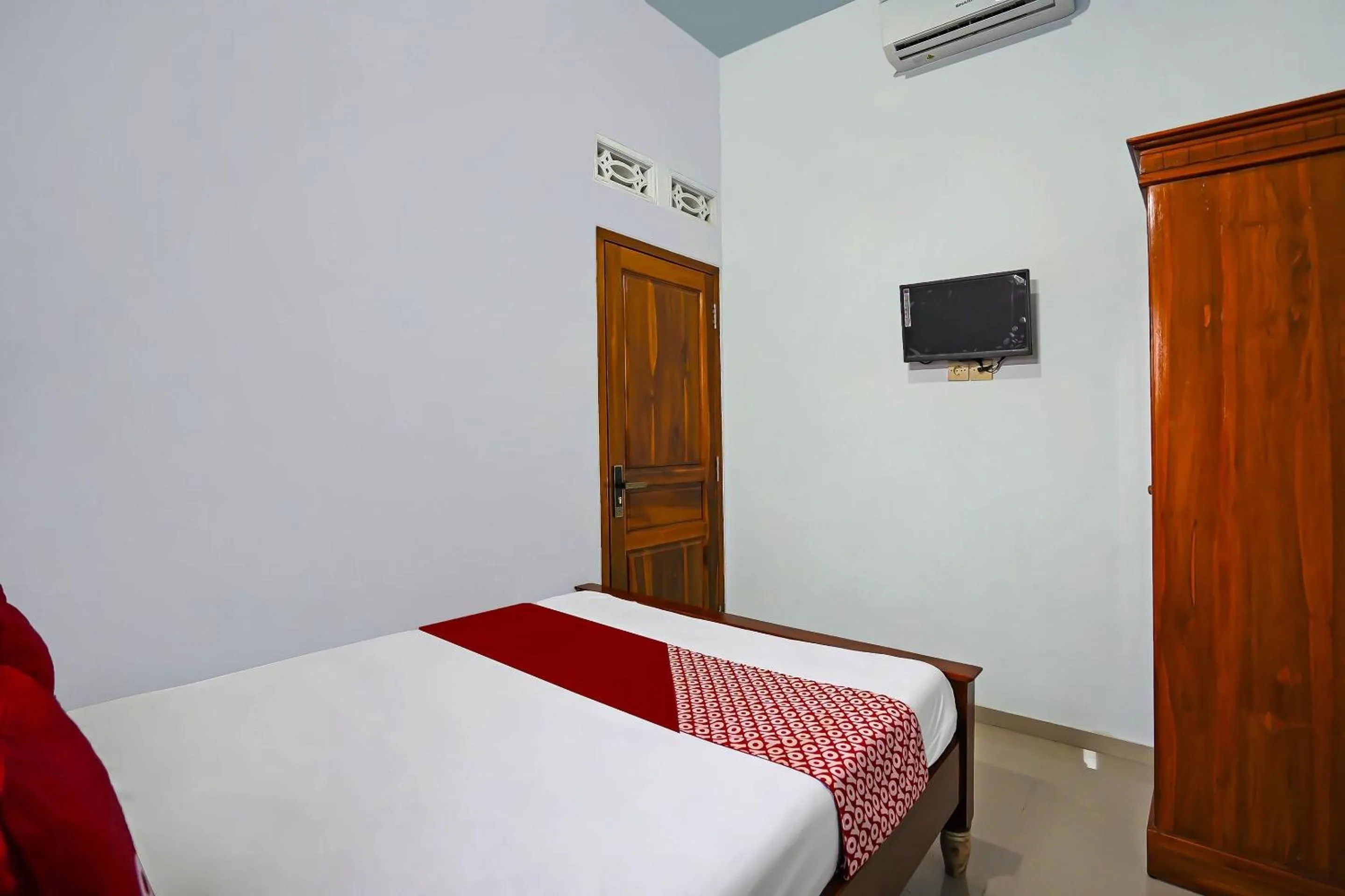Bedroom, Bed in Hotel O Salsabila Homestay