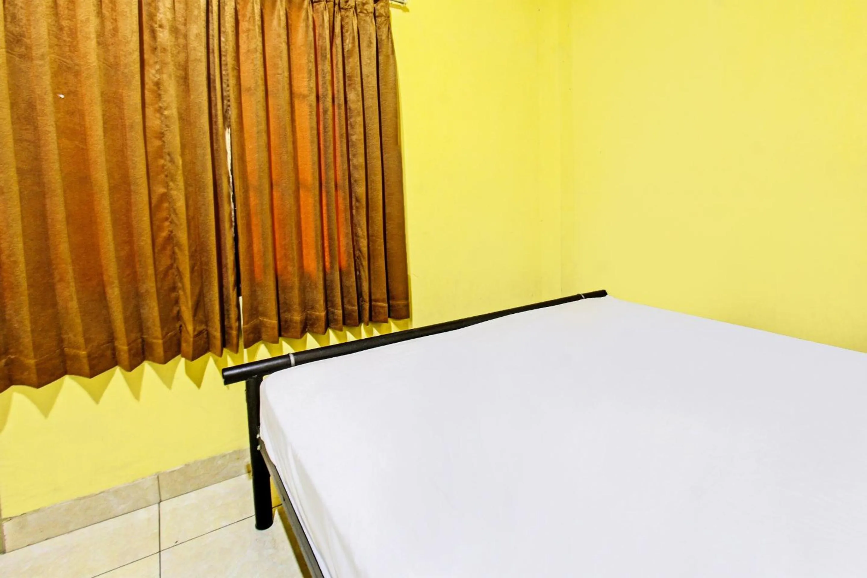 Bedroom, Bed in Hotel O Kos Agi Mataram Near Masjid Hissoh Al-Faham