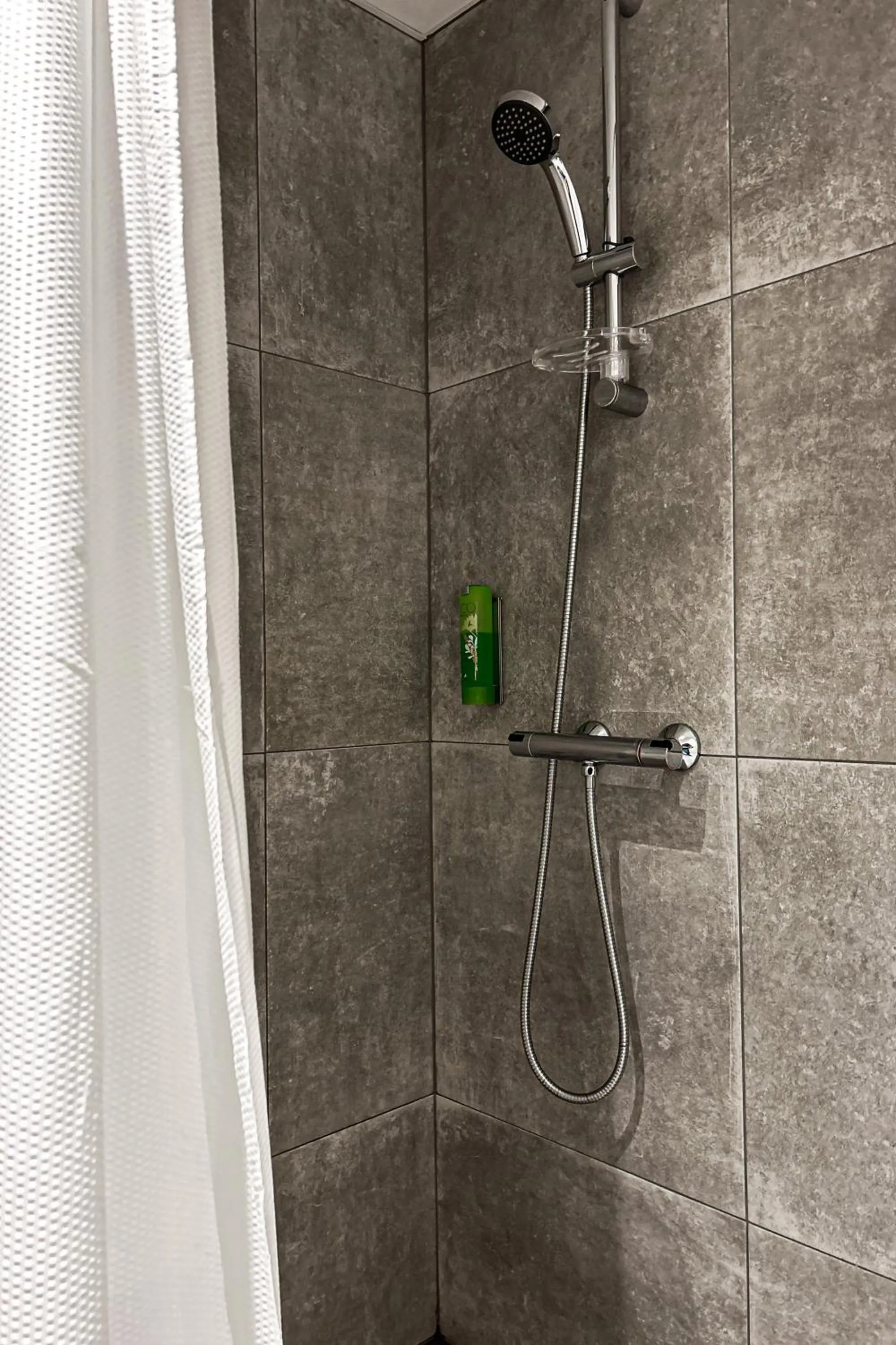 Shower in Hotel Jökull