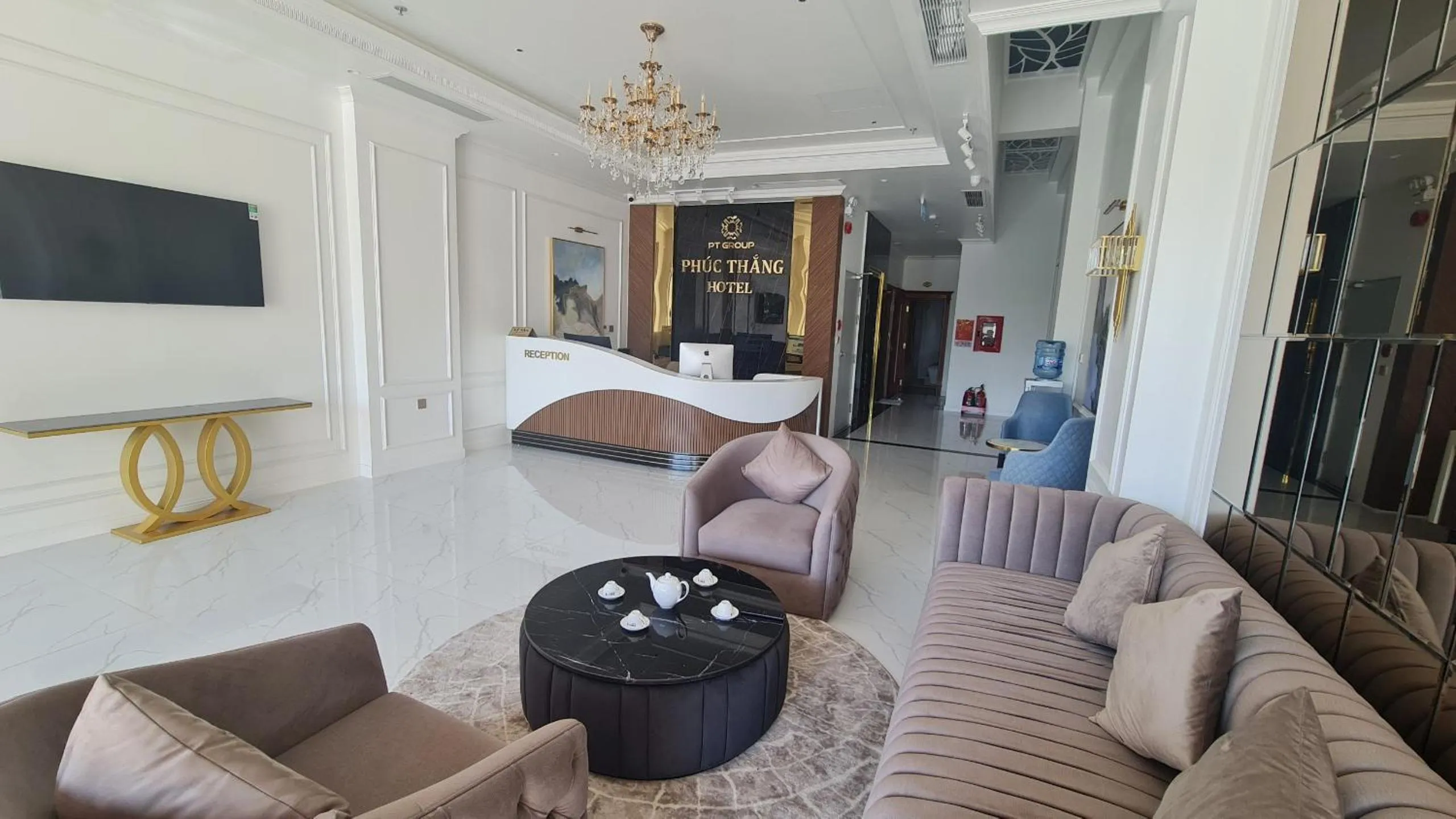 Living room in Phúc Thắng Hotel