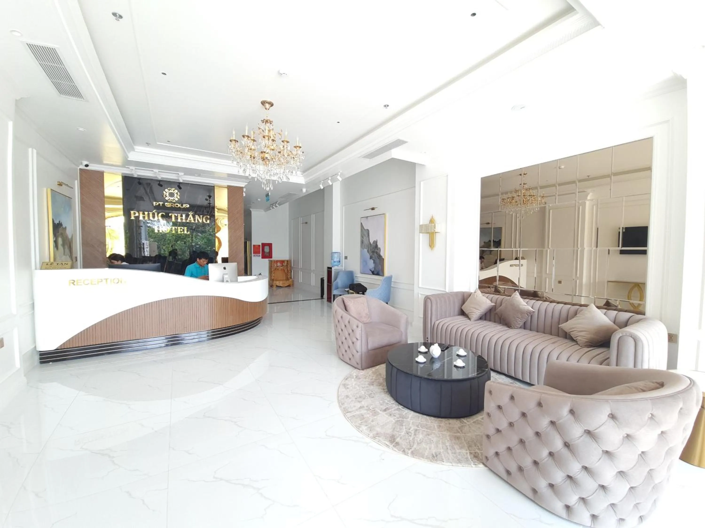Lobby or reception in Phúc Thắng Hotel