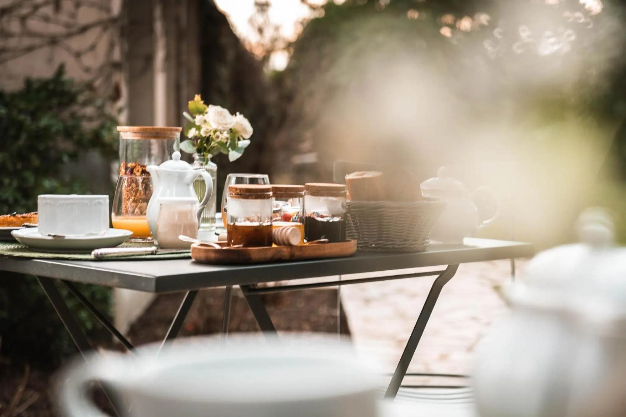 Breakfast in Clos Saint Sulpice