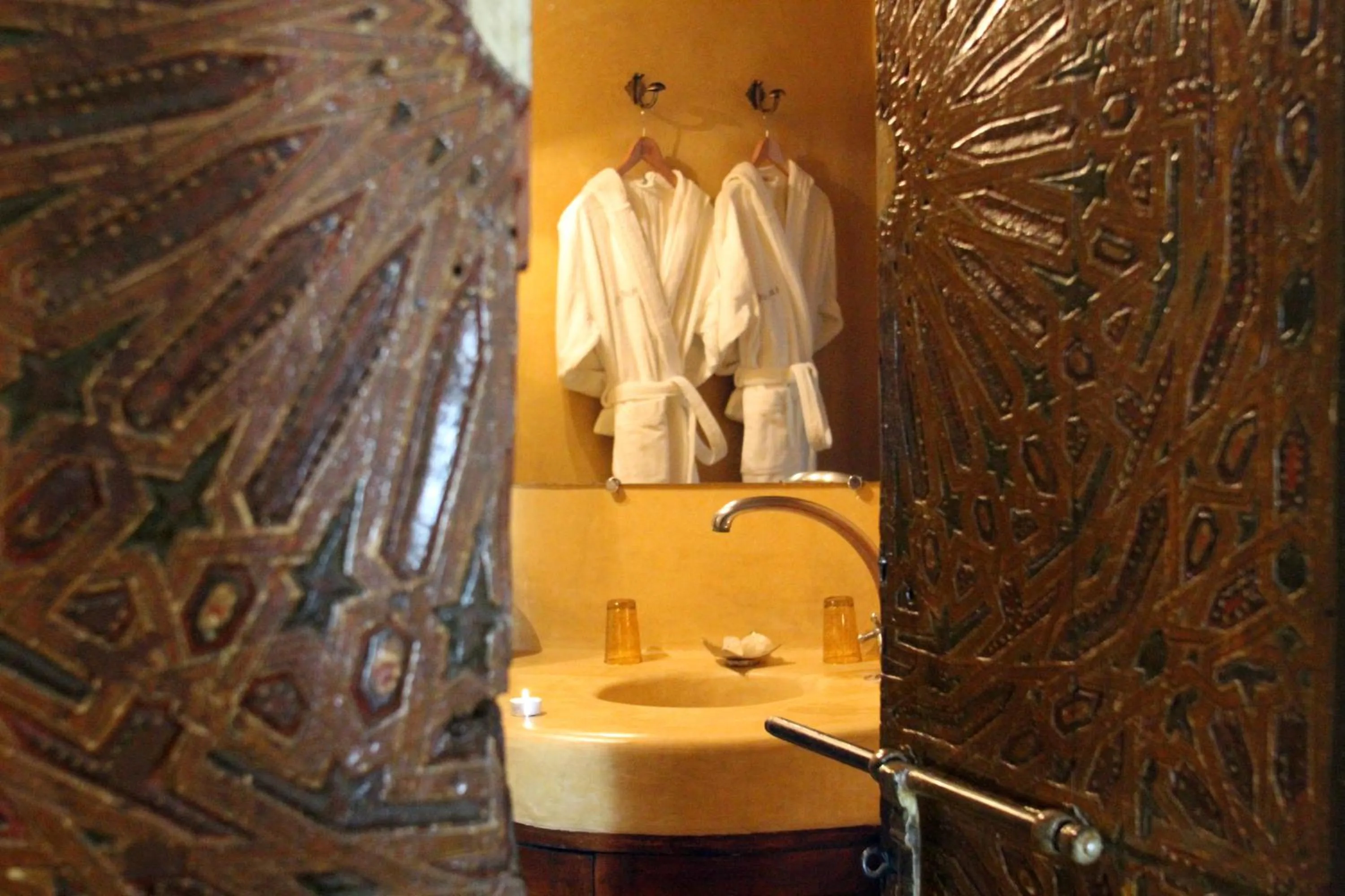 Bathroom in Riad Laaroussa
