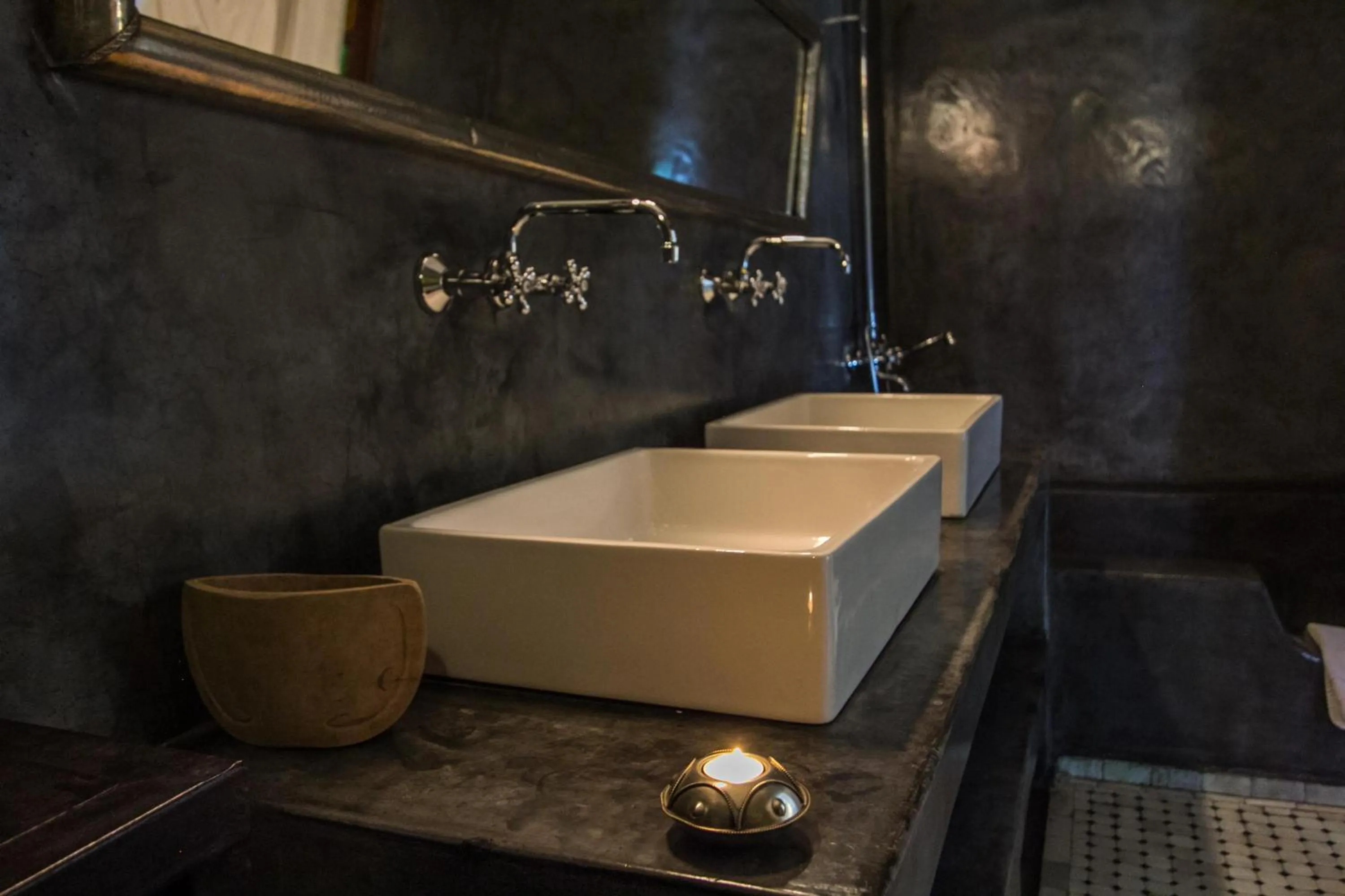 Bathroom in Riad Laaroussa