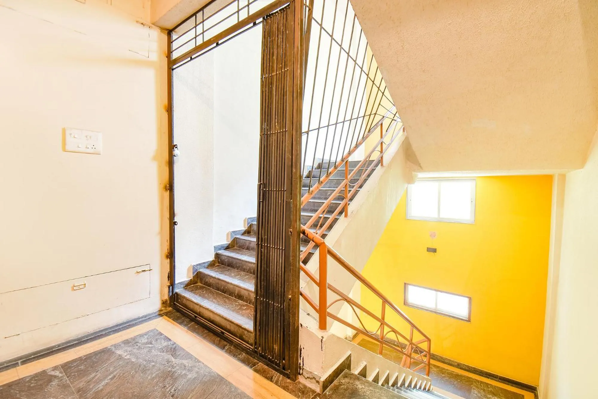 Lobby or reception in FabHotel Shreeyash Residency - Nr Spine City Mall