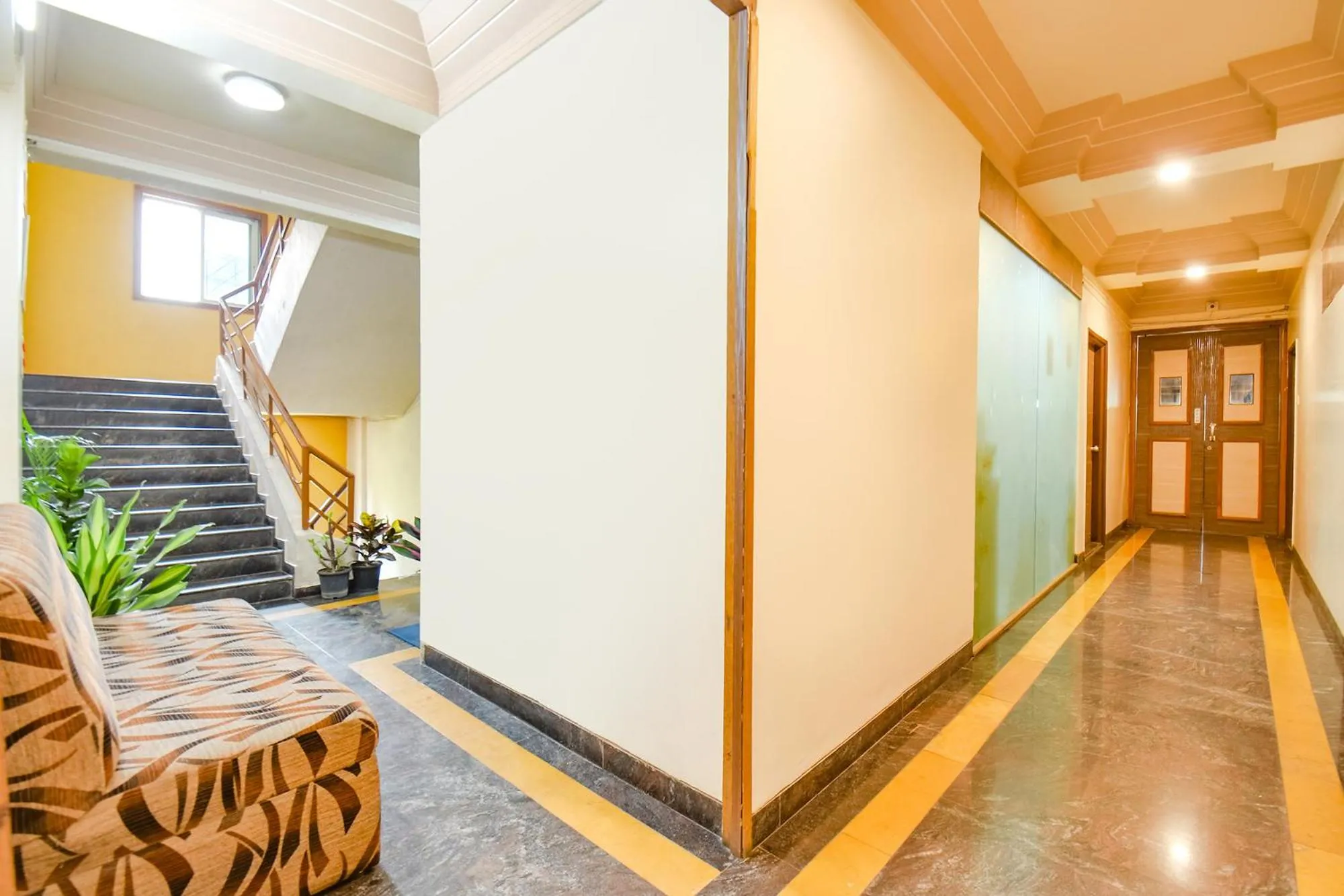 Lobby or reception in FabHotel Shreeyash Residency - Nr Spine City Mall