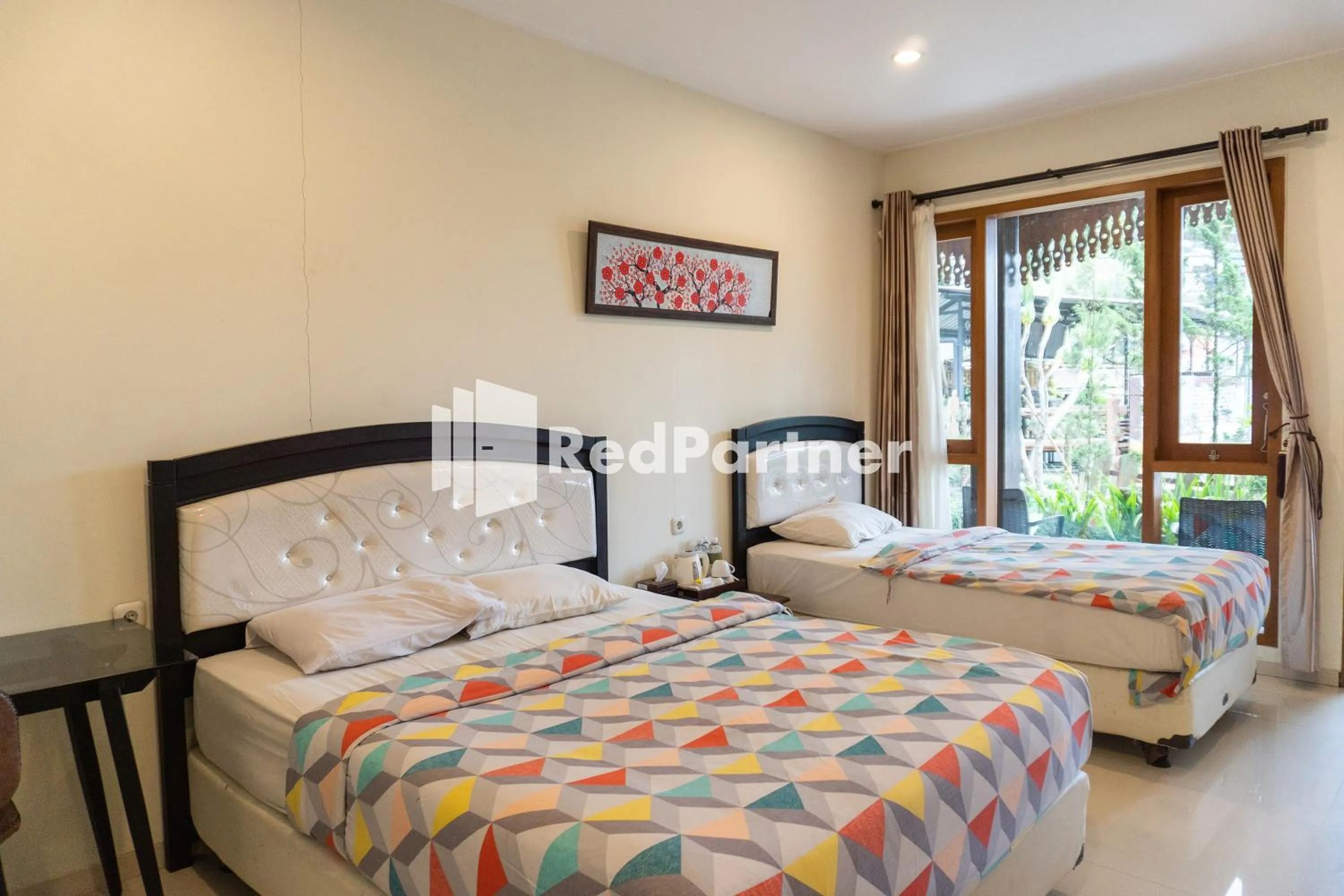 Bedroom, Bed in Javenir Hotel Tawangmangu Mitra RedDoorz