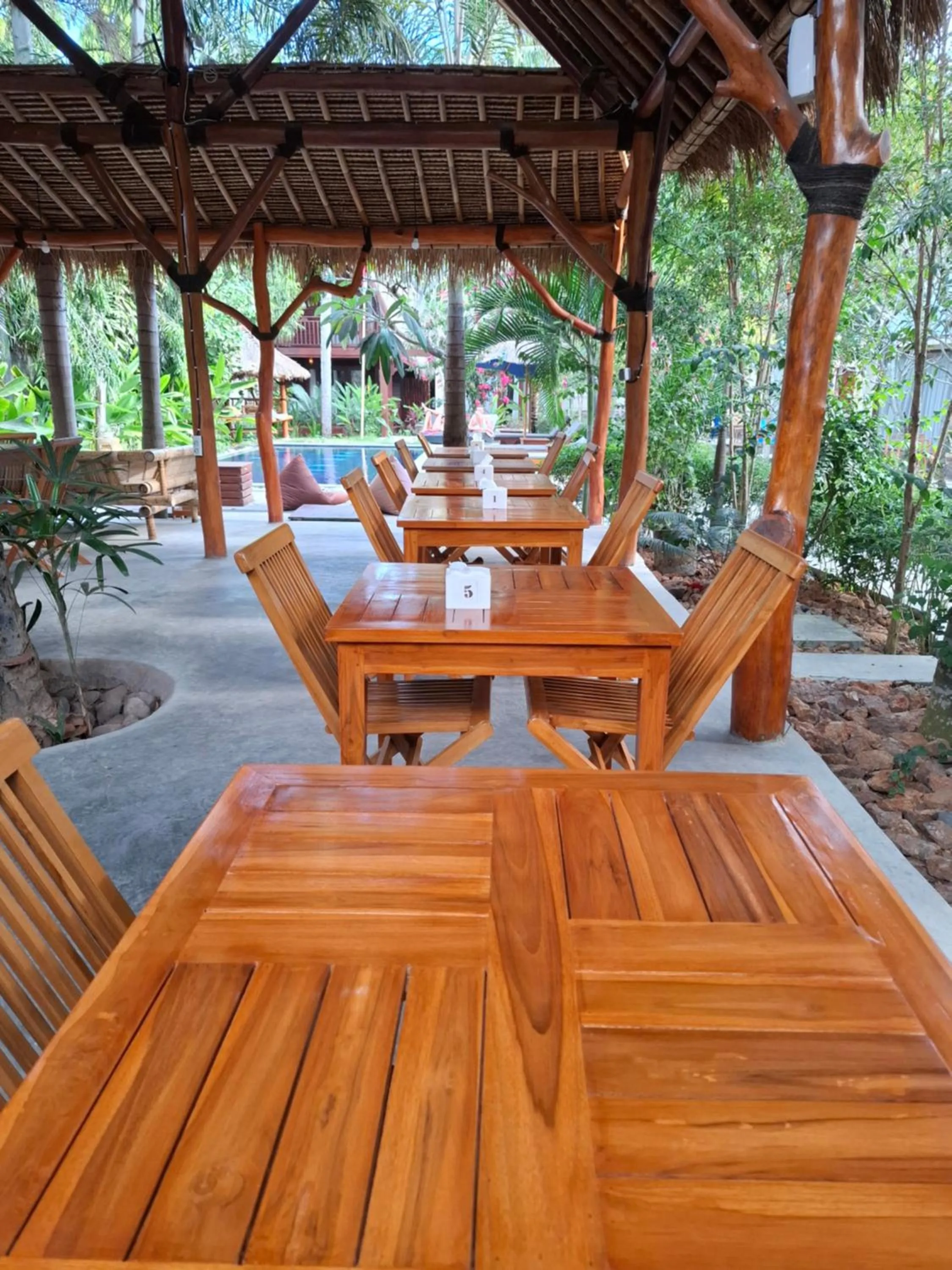 Restaurant/places to eat in RaCottage Mandalika