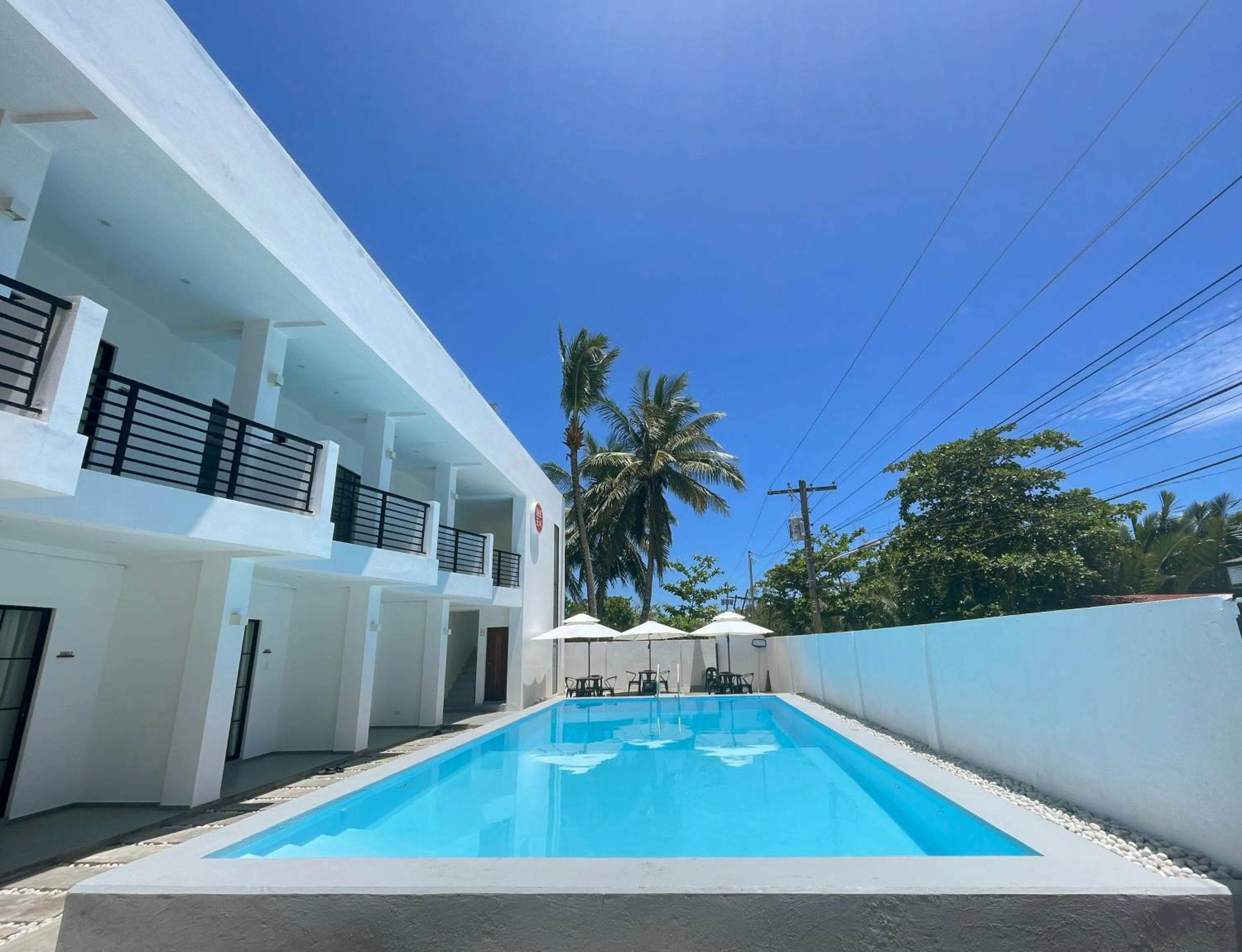 Swimming pool in Oceanism海洋主义潜水度假酒店