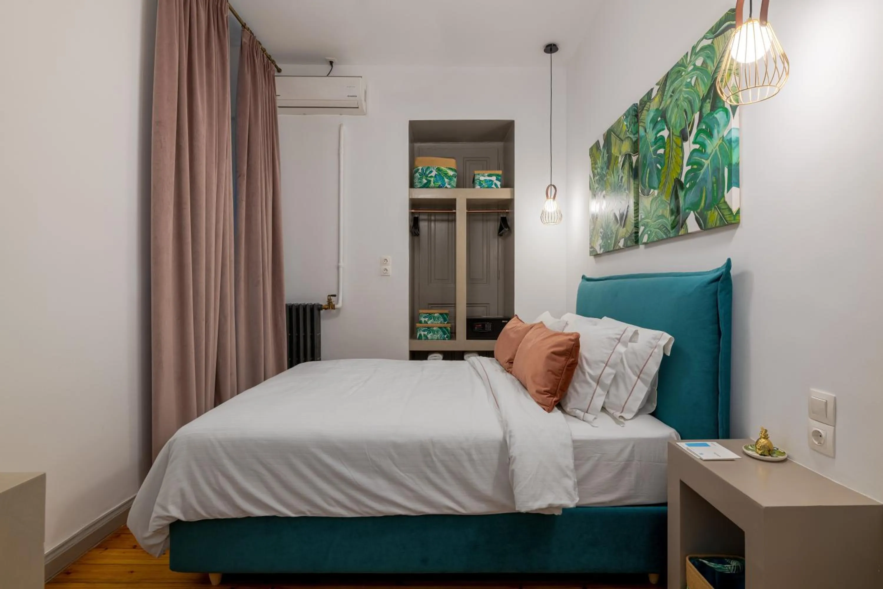 Bed in 2 Mazi Suites