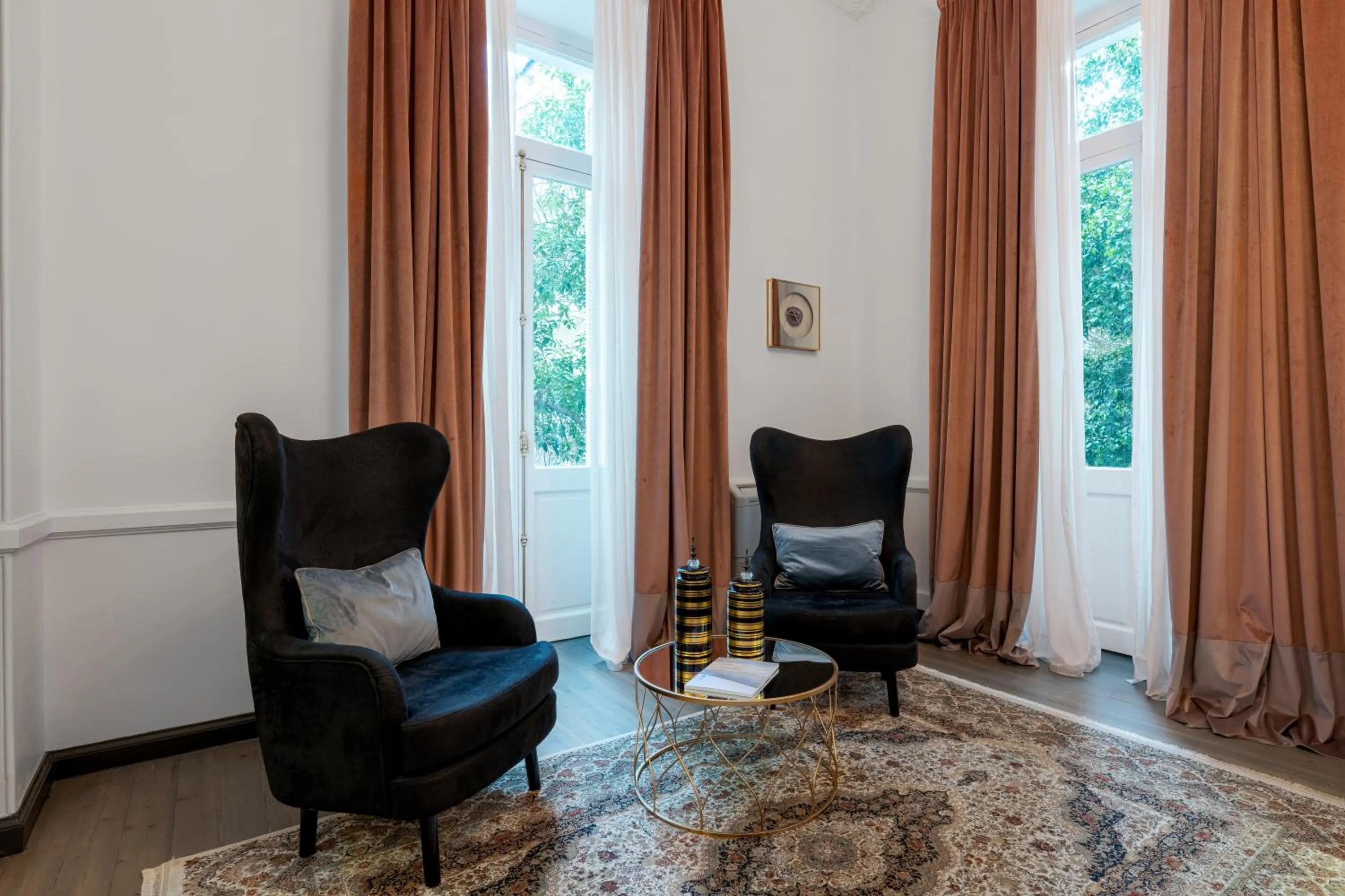 Seating area in 2 Mazi Suites