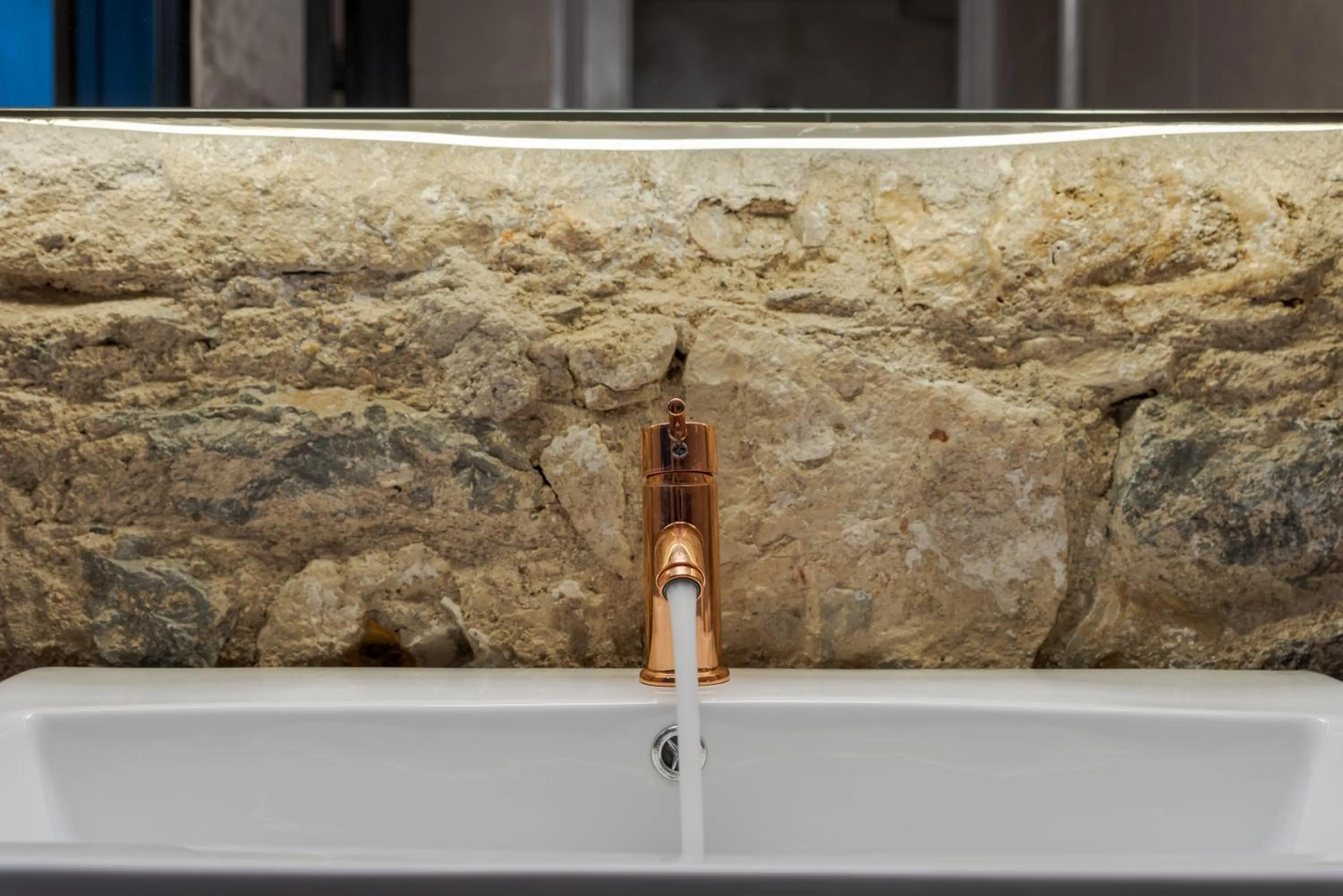 Bathroom in 2 Mazi Suites