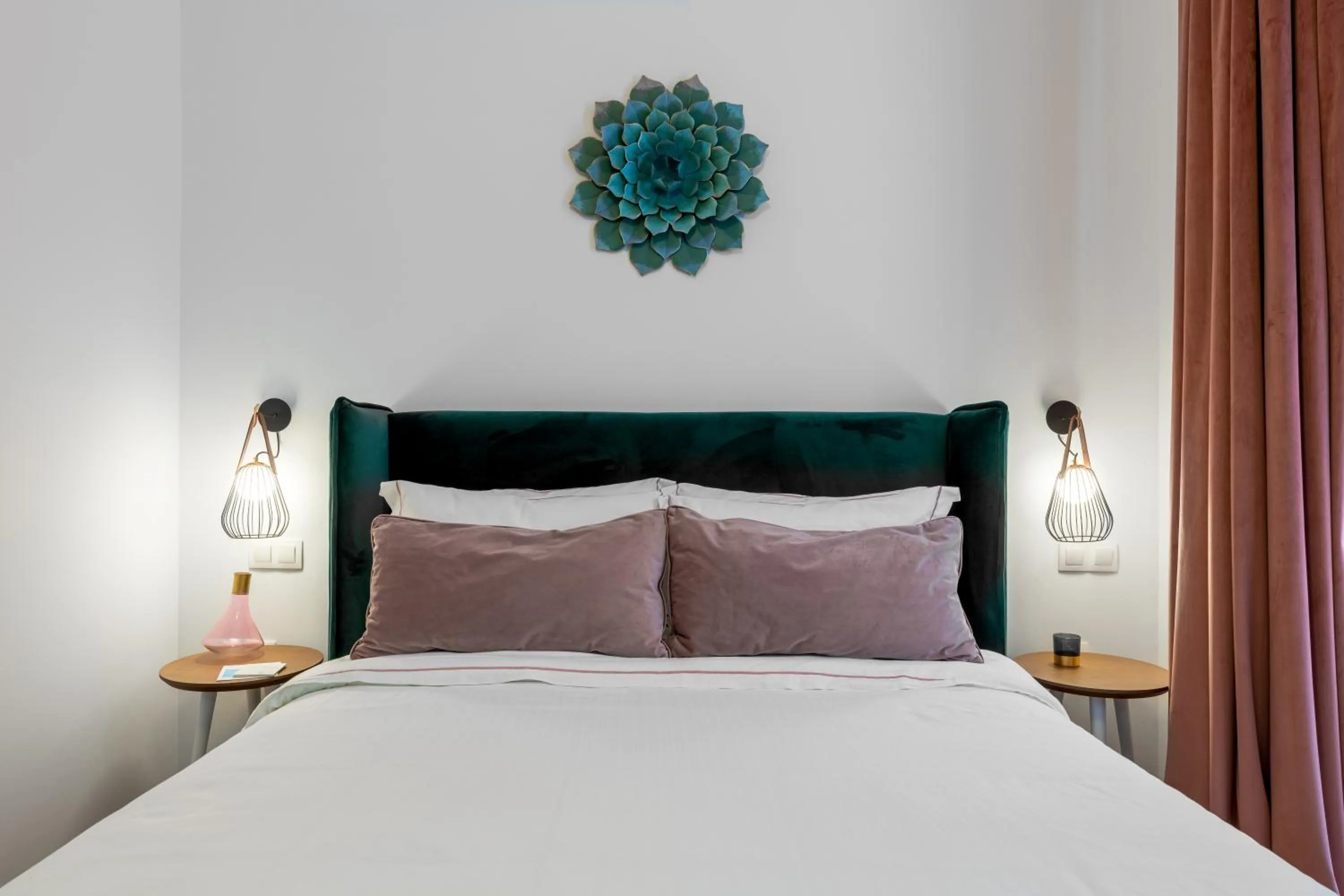 Bed in 2 Mazi Suites