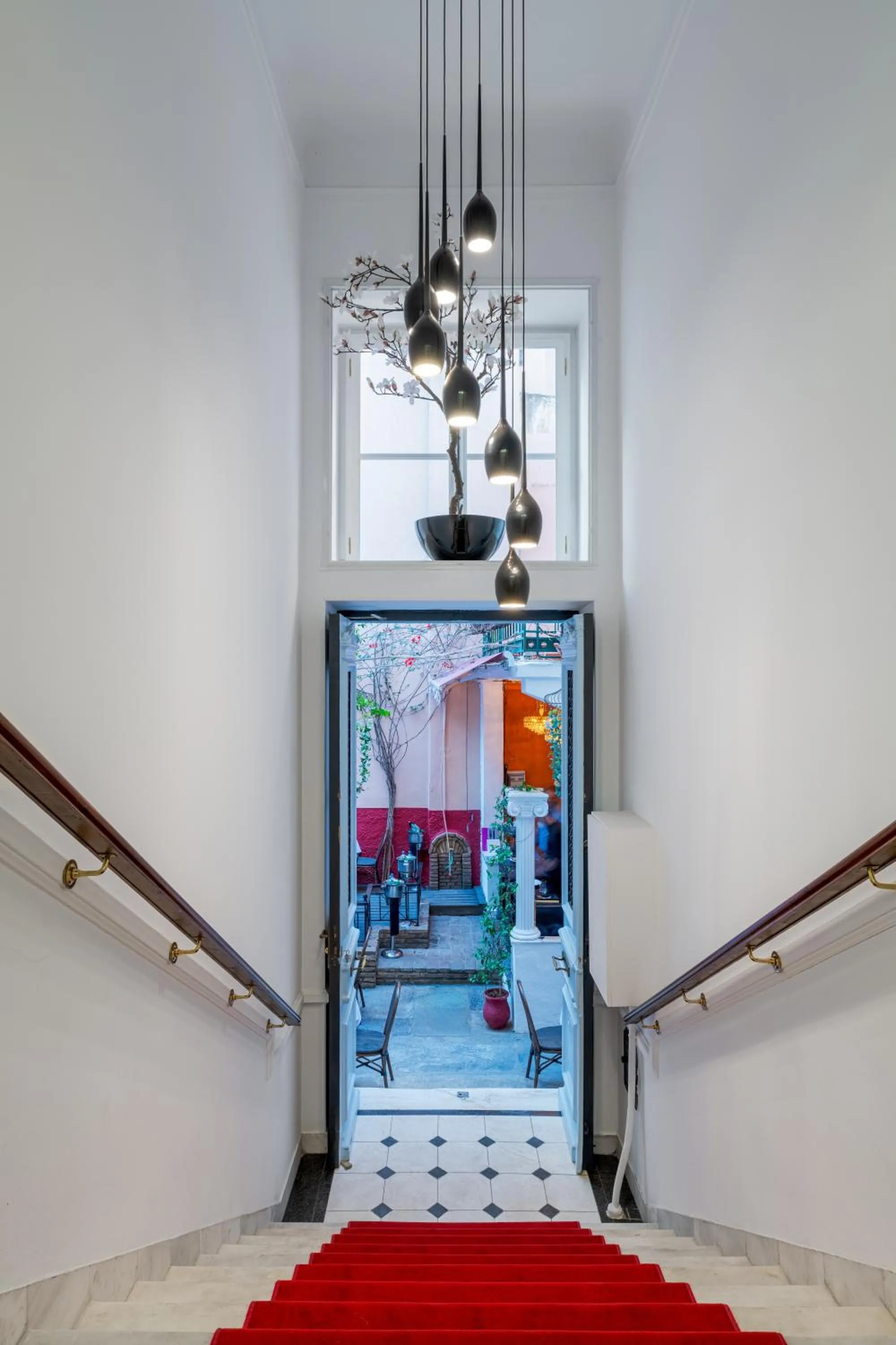 Facade/entrance in 2 Mazi Suites