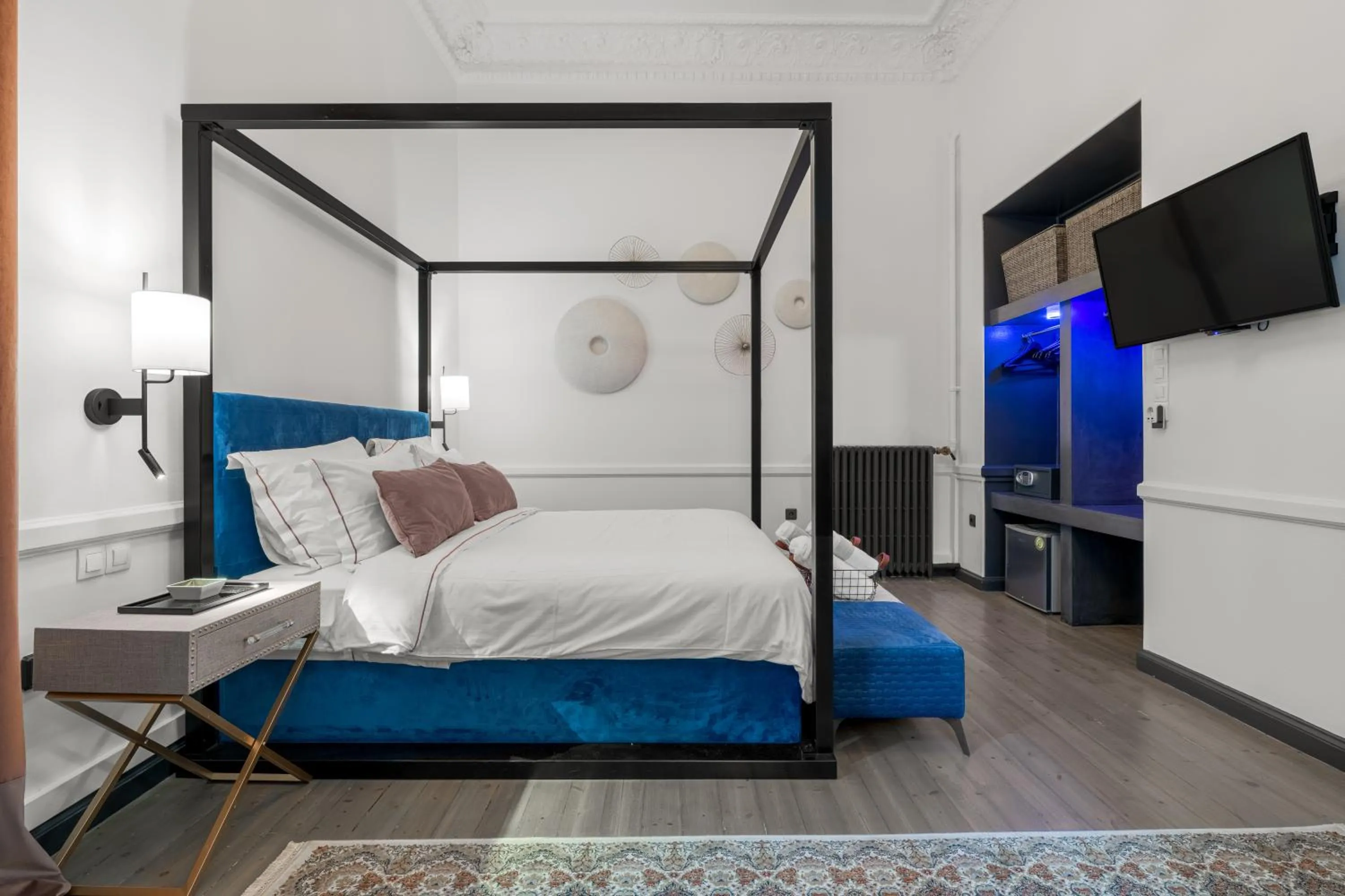 Bed in 2 Mazi Suites