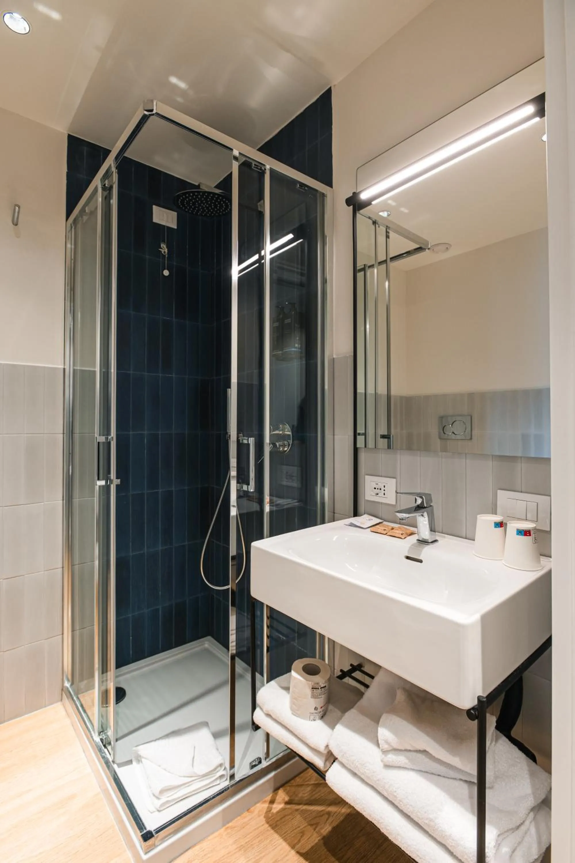 Shower in Dotcampus Roma City Center