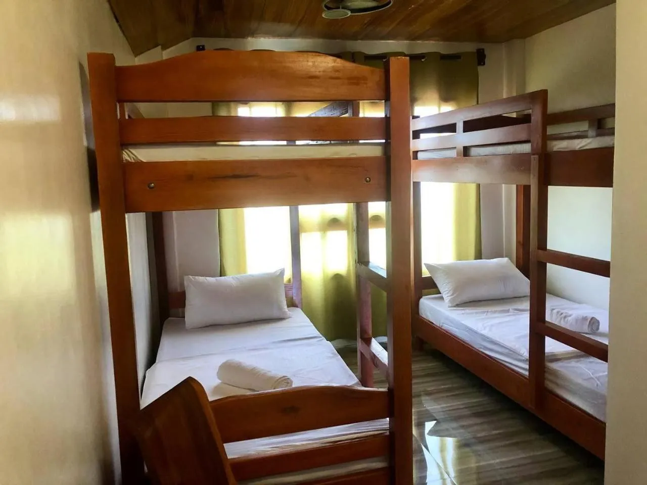 Bed in RedDoorz @ Ola Vida Casa Rental Ilocos Sur