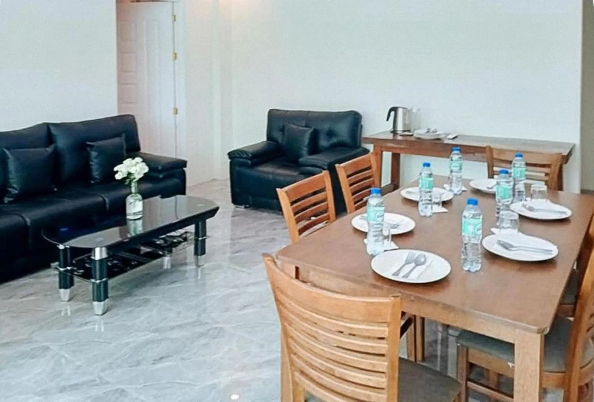 Living room in RedDoorz @ Ham Jam Inn Resort