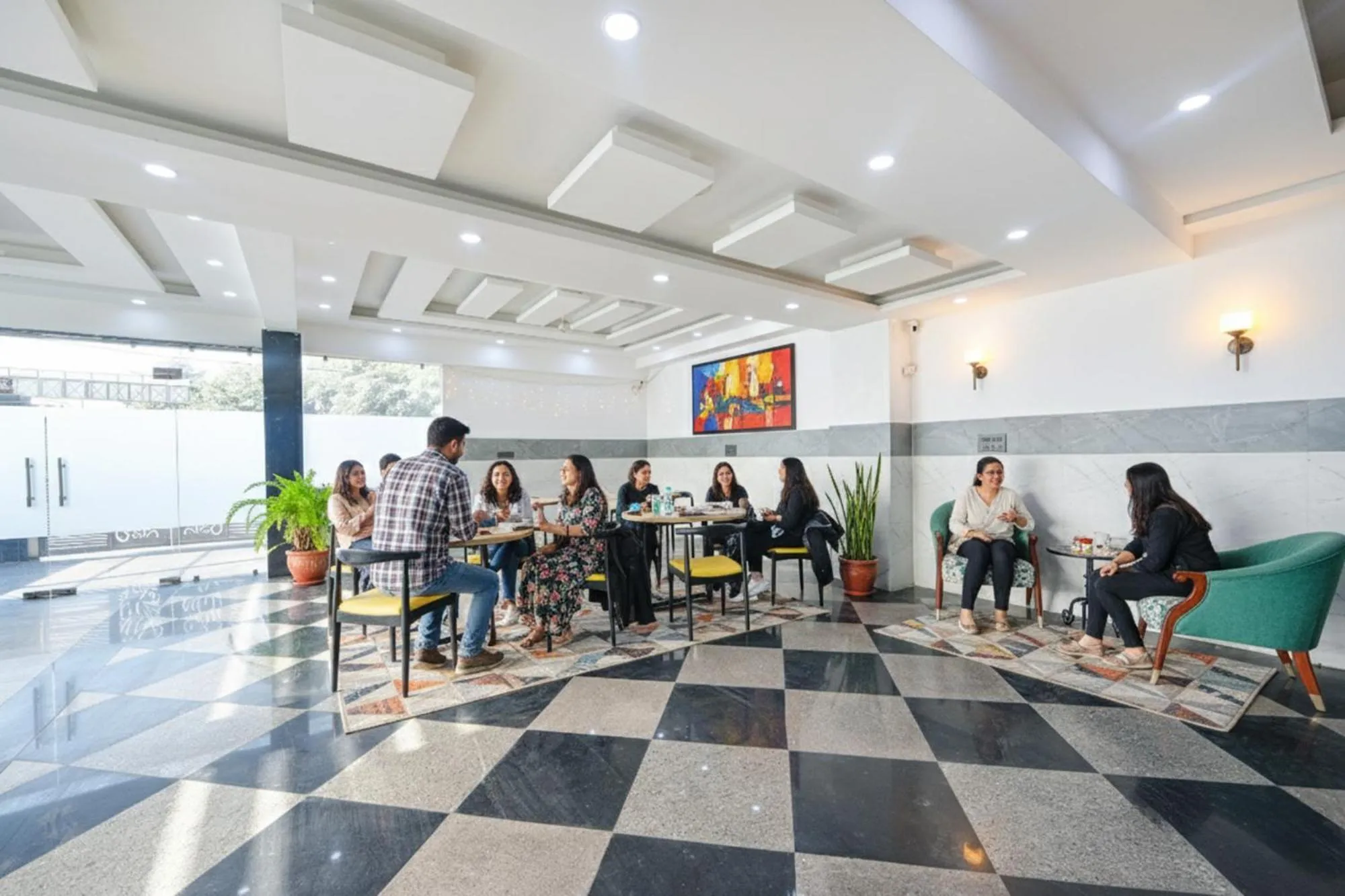 Restaurant/places to eat in Via Vibe